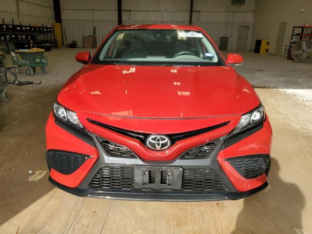  TOYOTA CAMRY 2022 Czerwony
