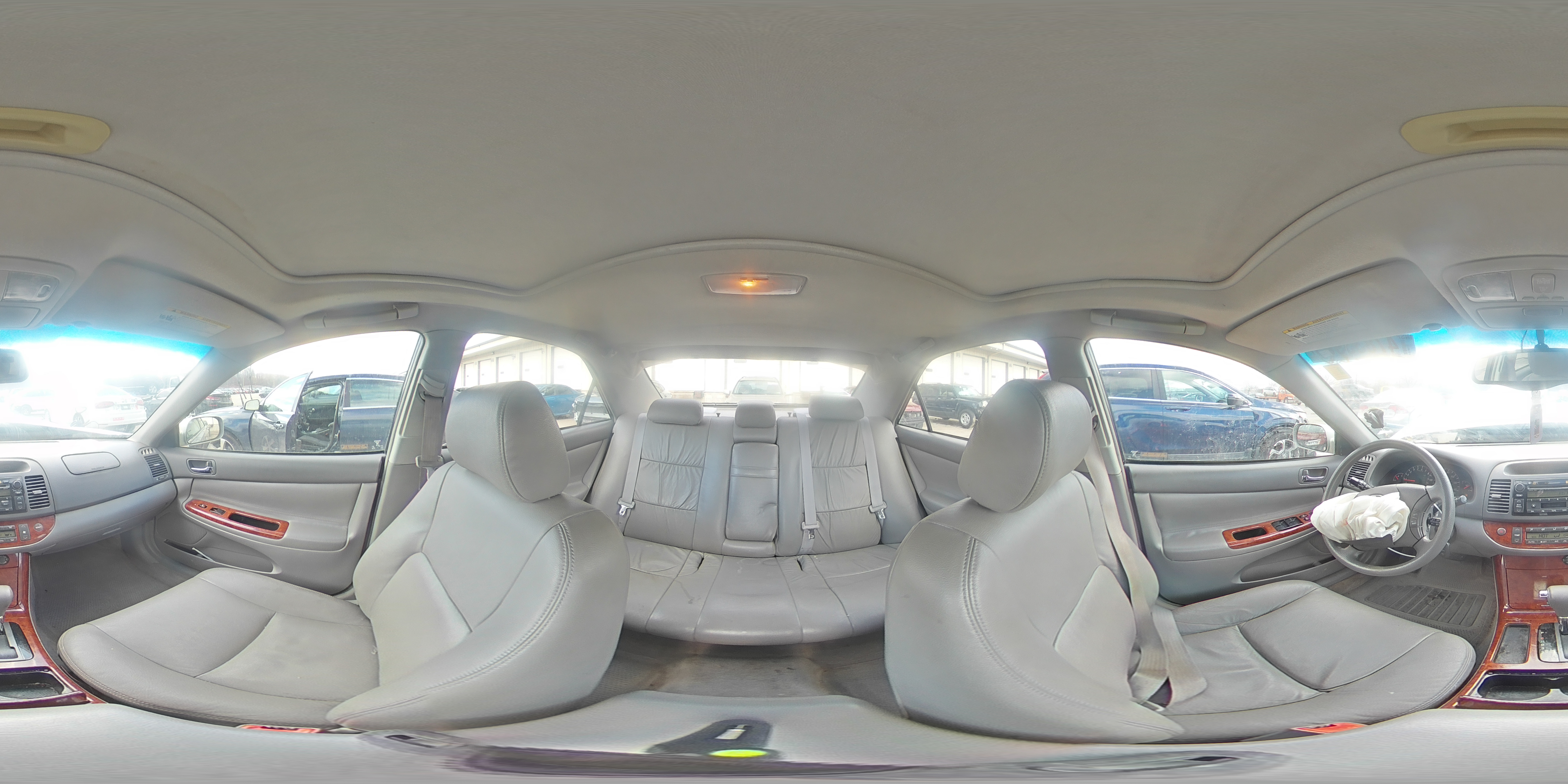 2005 Toyota Camry - Image 13