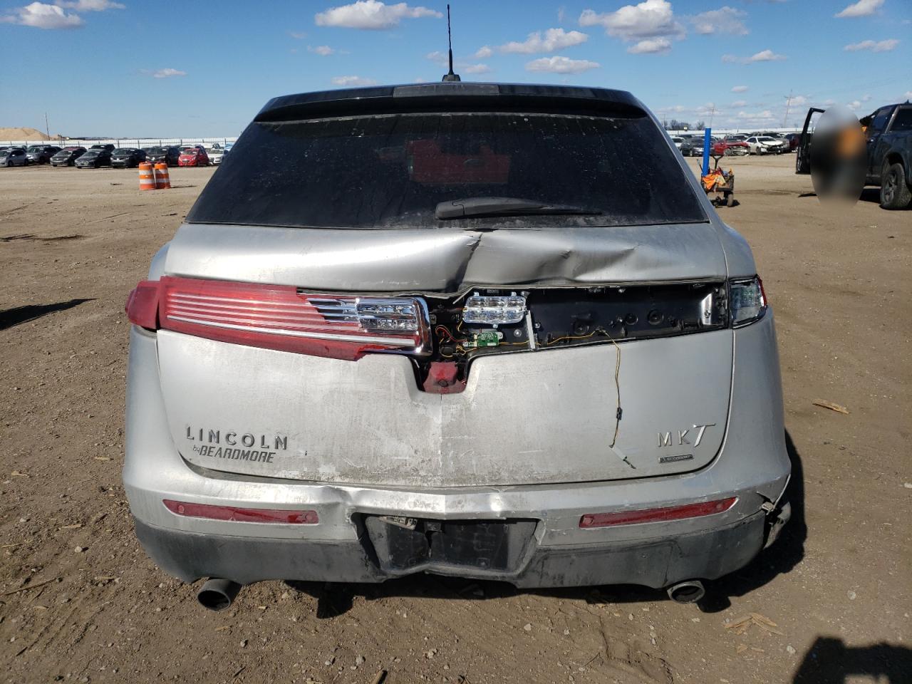 2013 Lincoln MKT - Image 6