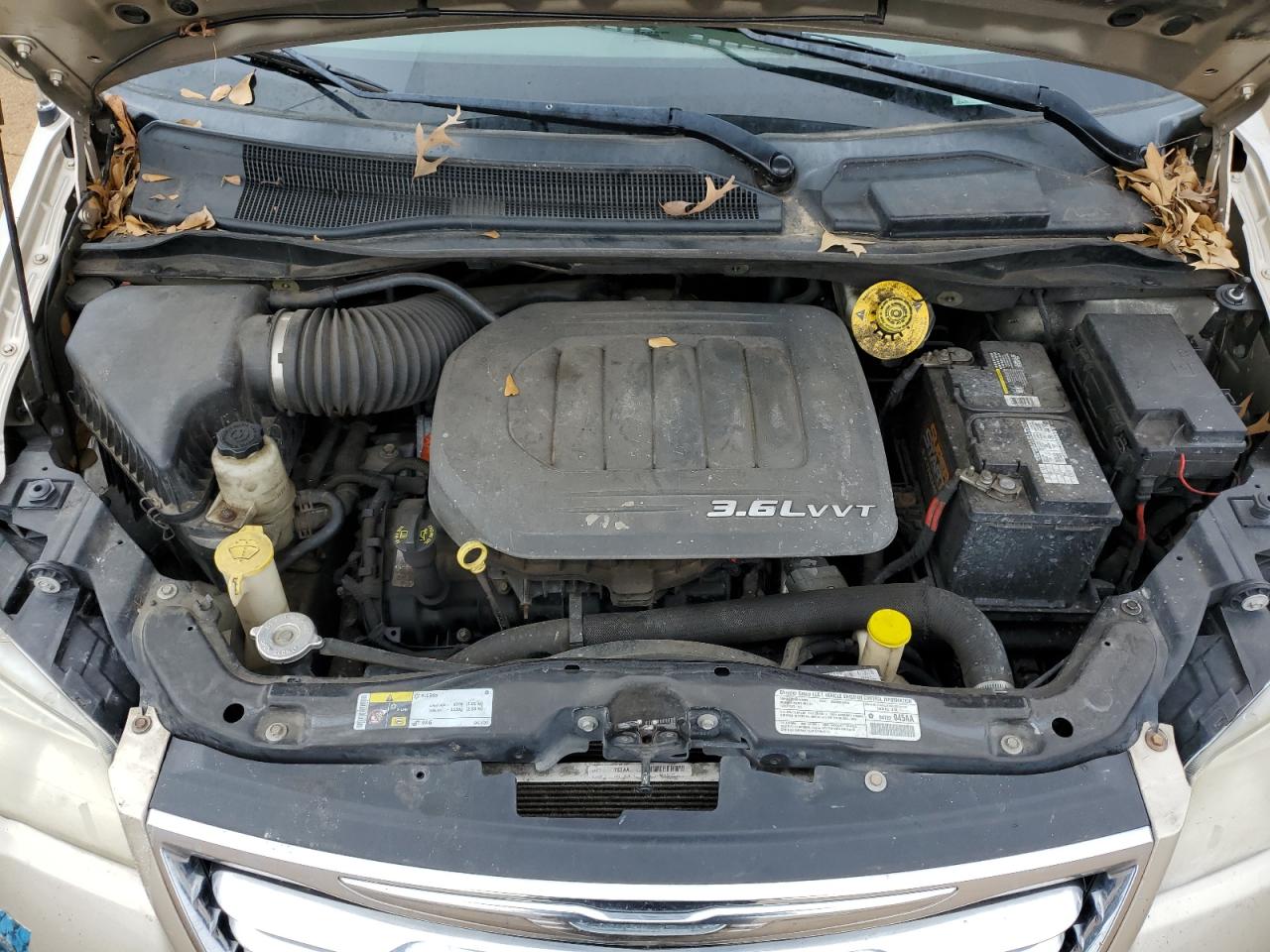 2013 Chrysler Town & Country - Image 12
