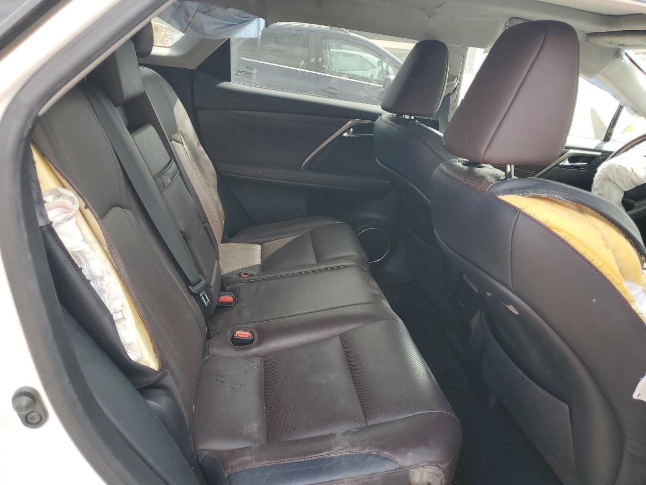 2017 Lexus RX - Image 12