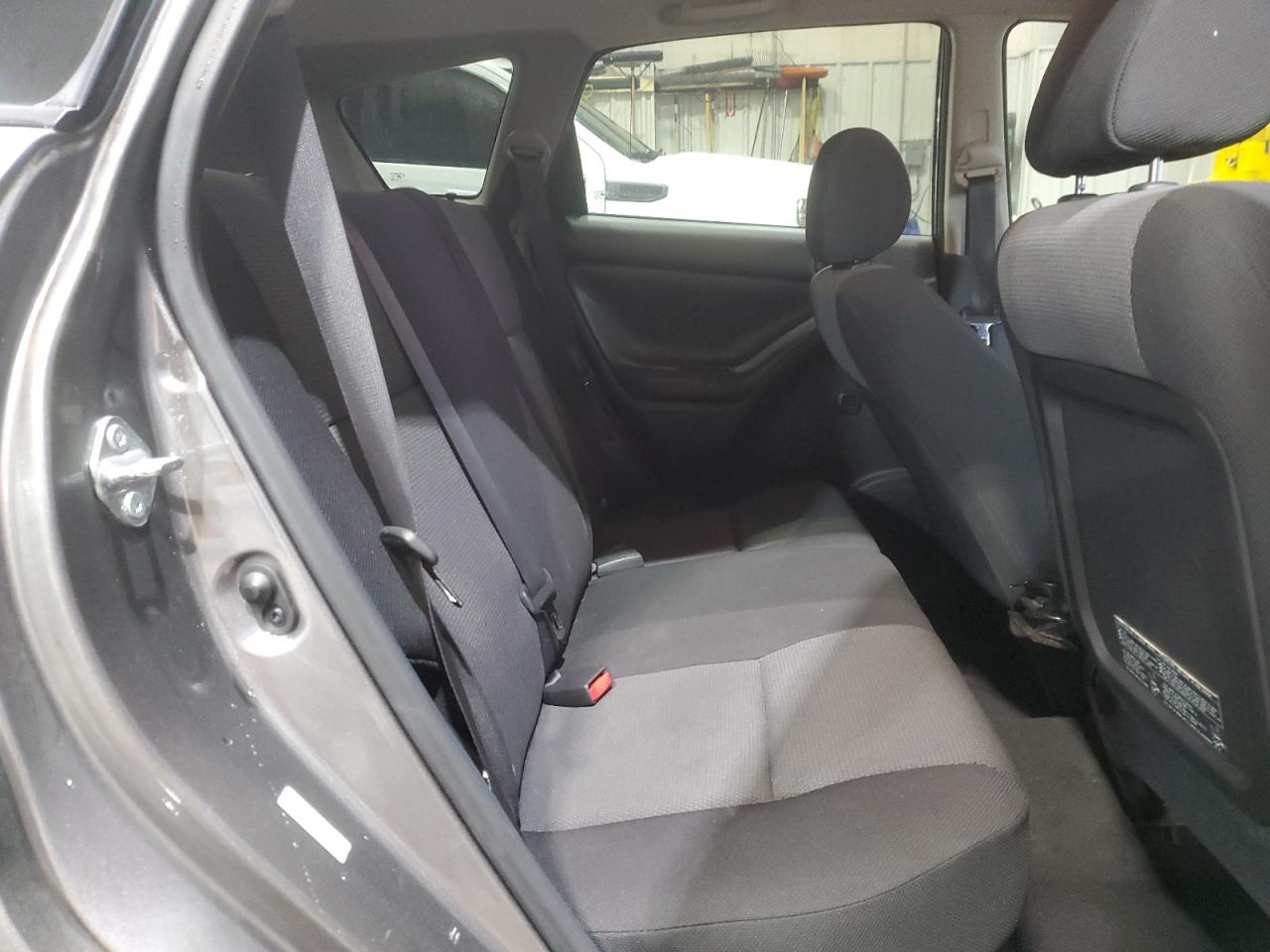 2007 Pontiac Vibe - Image 11