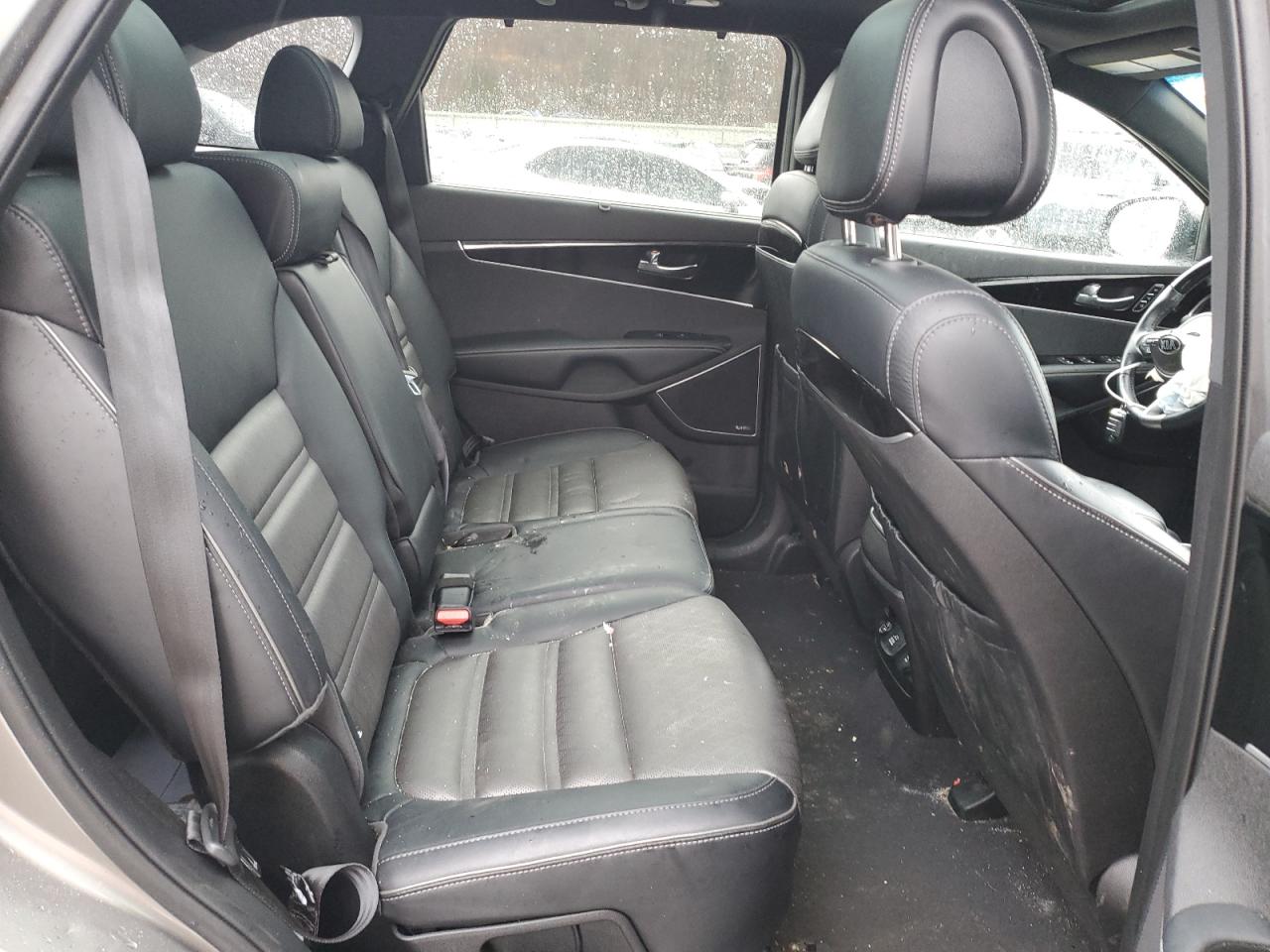 2016 Kia Sorento - Image 12