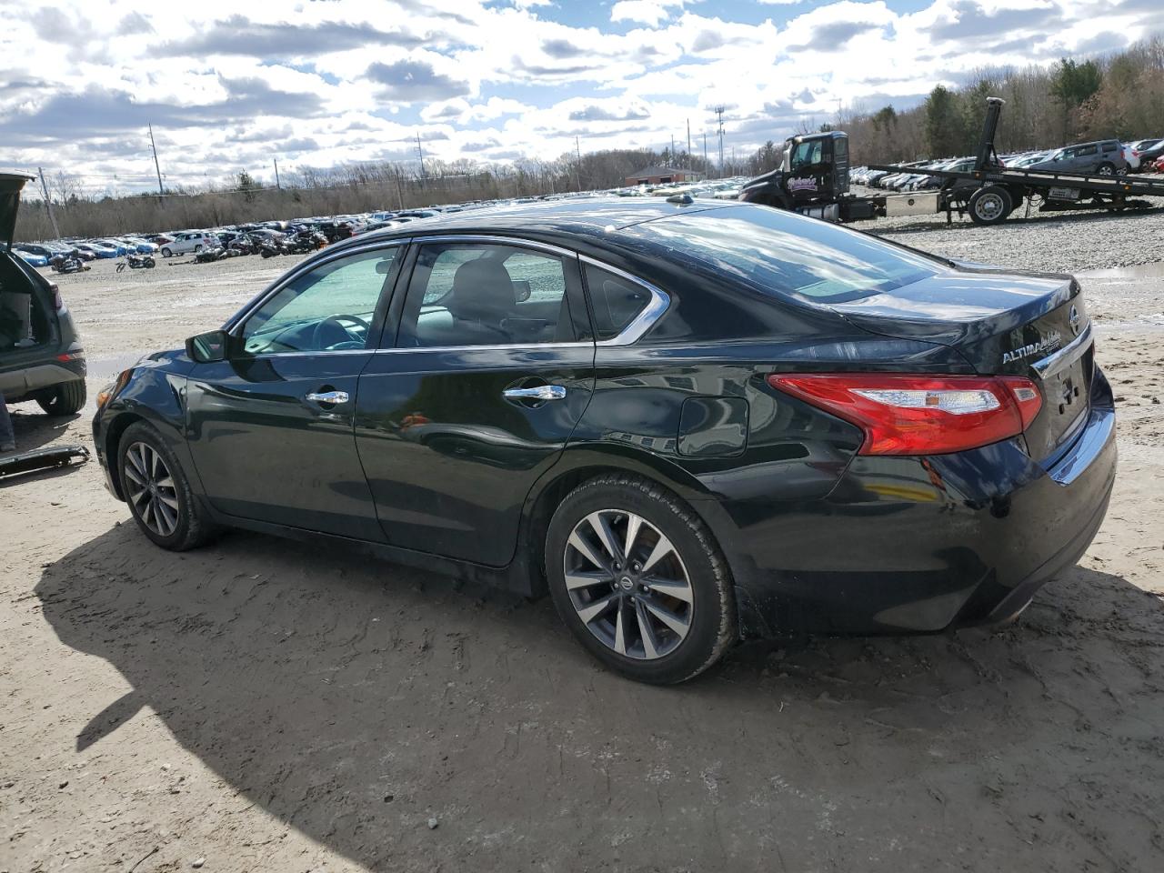 2016 Nissan Altima - Image 2