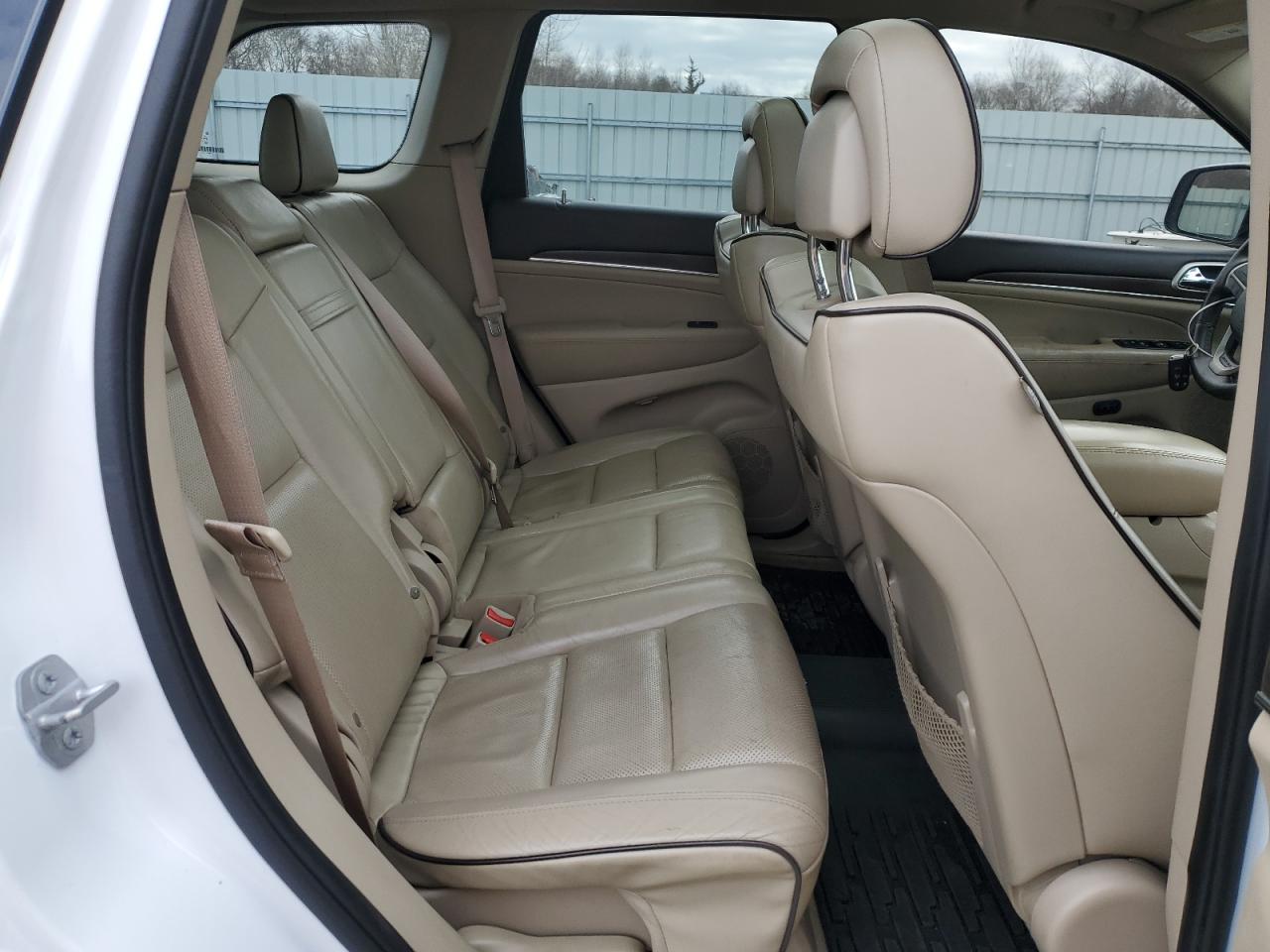 2014 Jeep Grand Cherokee - Image 11