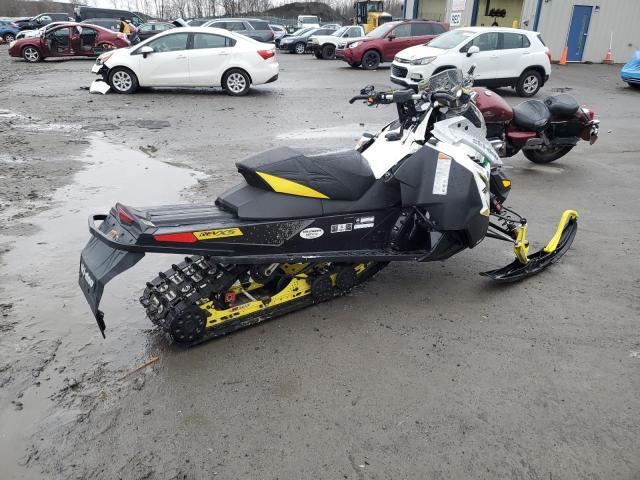 2016 SKIDOO REV