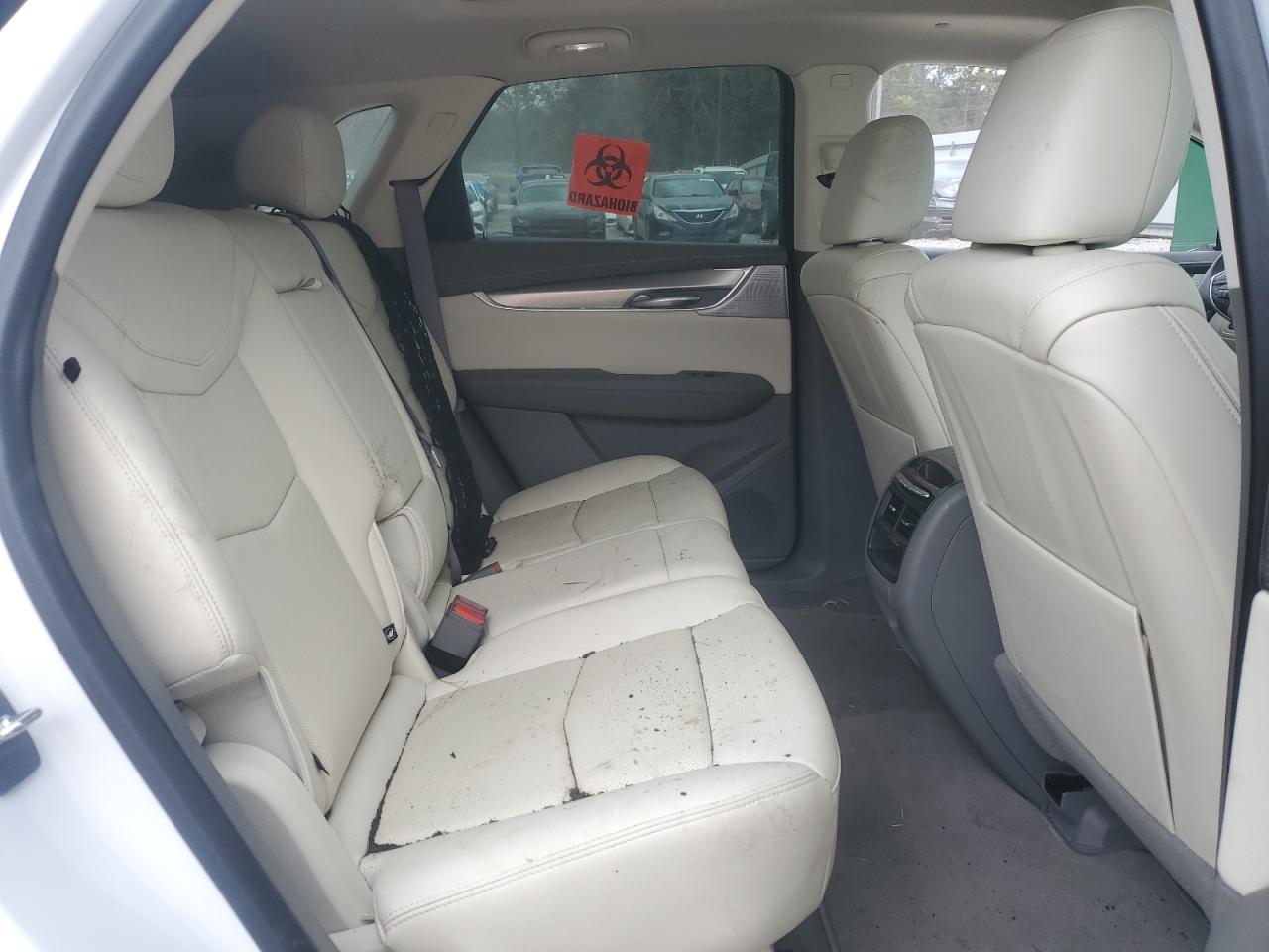2022 Cadillac XT5 - Image 11