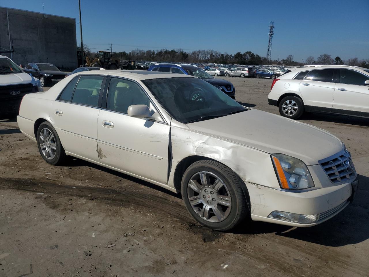 2011 Cadillac DTS - Image 4