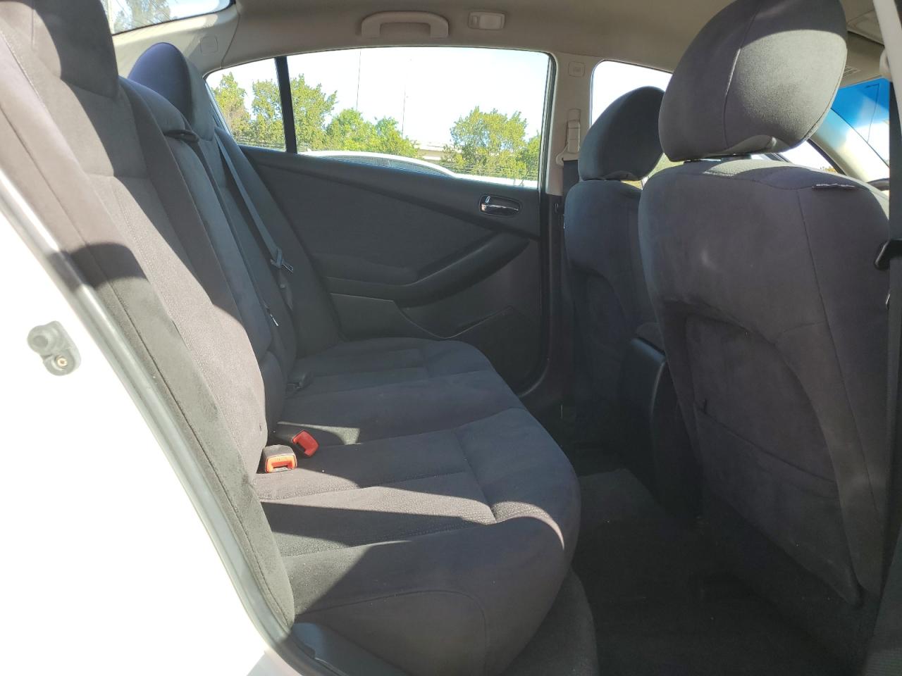 2012 Nissan Altima - Image 10