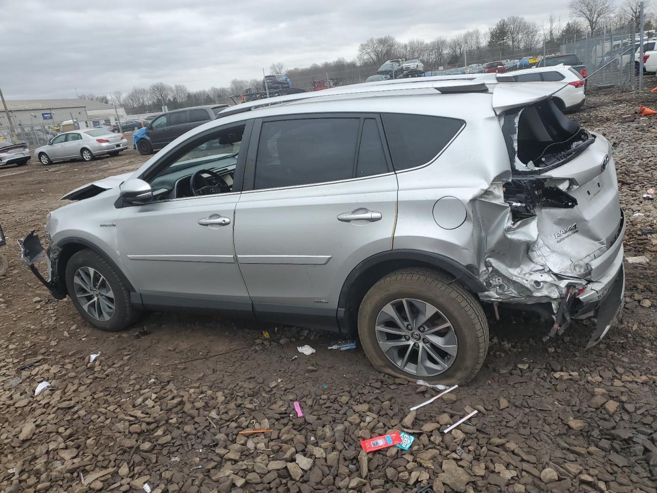 2016 Toyota RAV 4 - Image 2