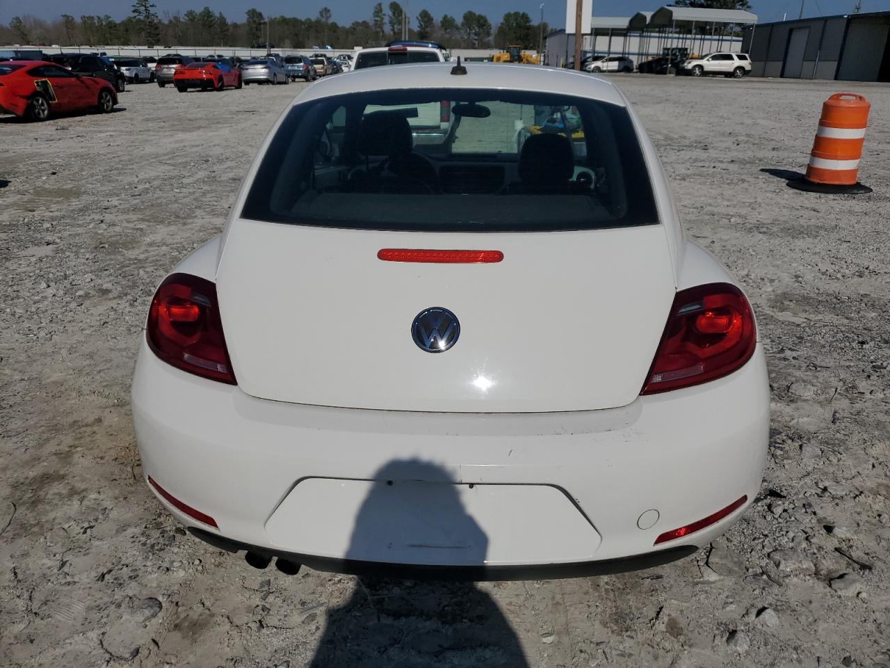 2012 Volkswagen Beetle - Image 6