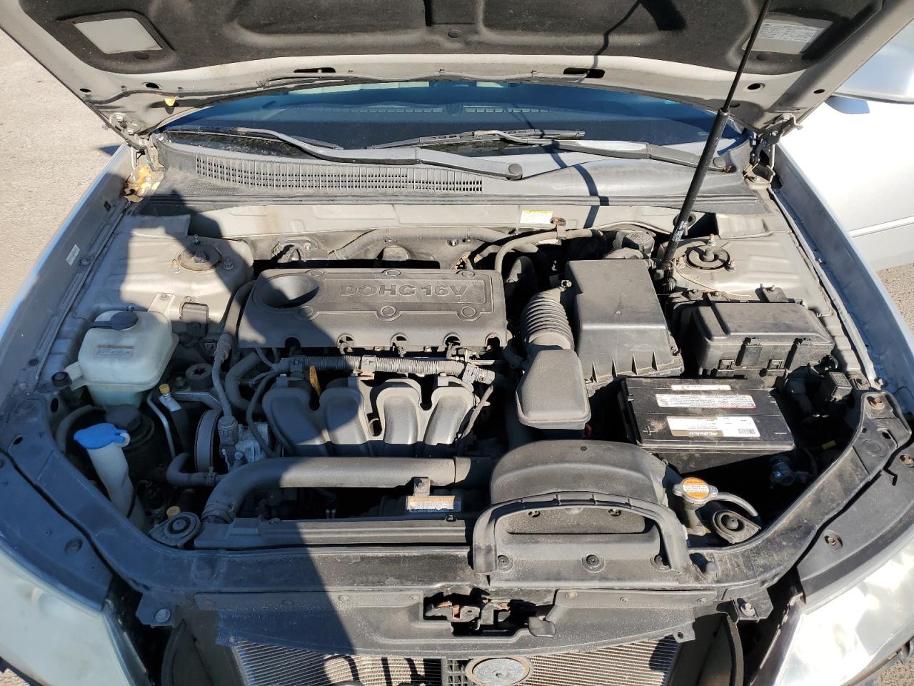 2009 Hyundai Sonata - Image 11