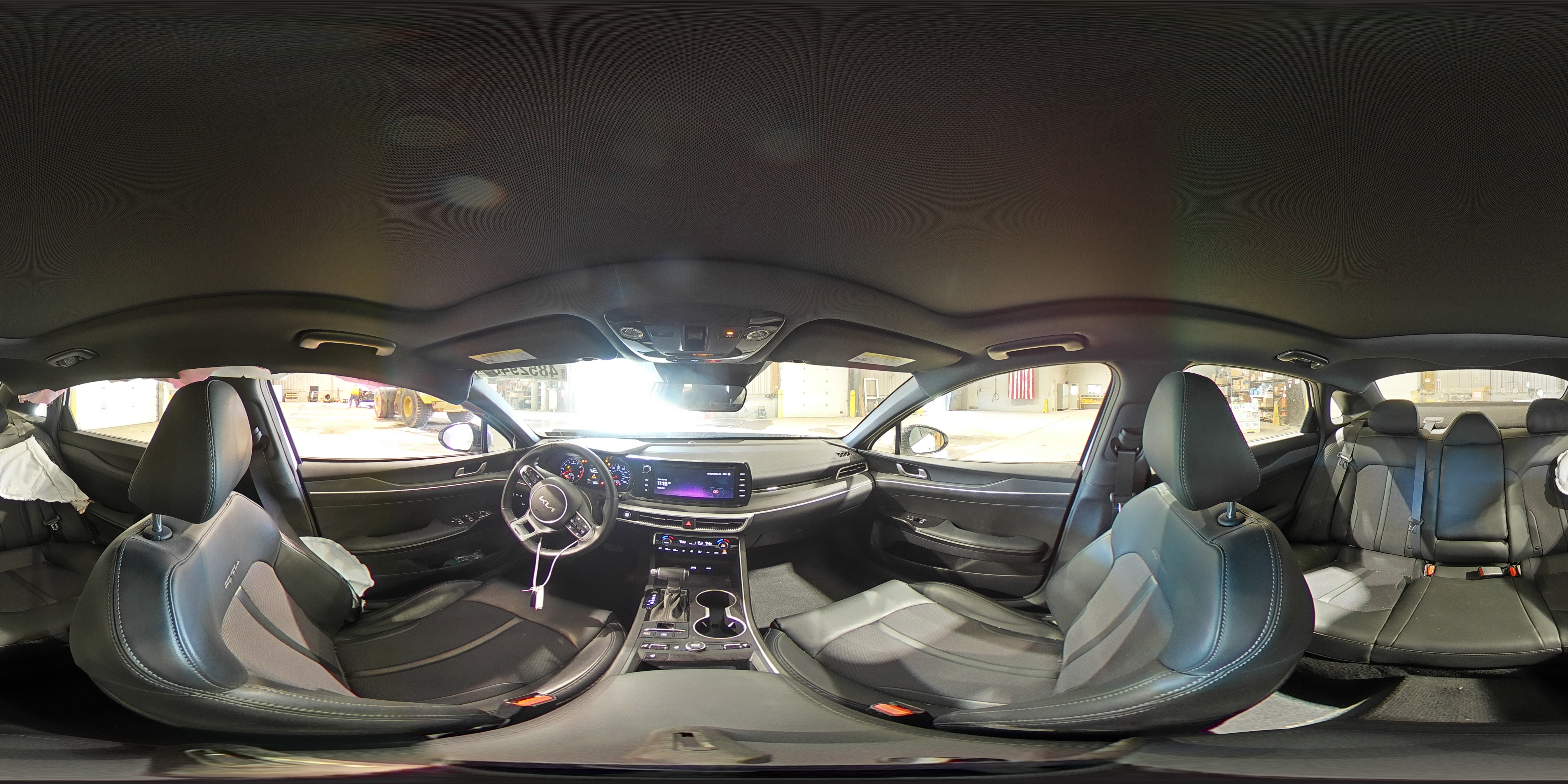 2024 Kia K5 - Image 13