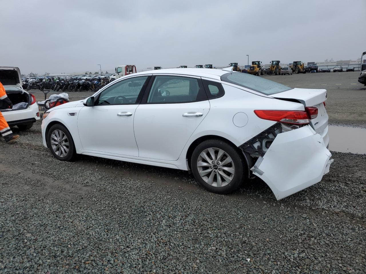 2016 Kia Optima - Image 2