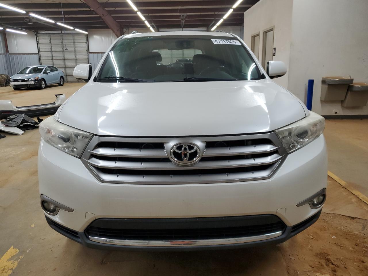 2011 Toyota Highlander - Image 5