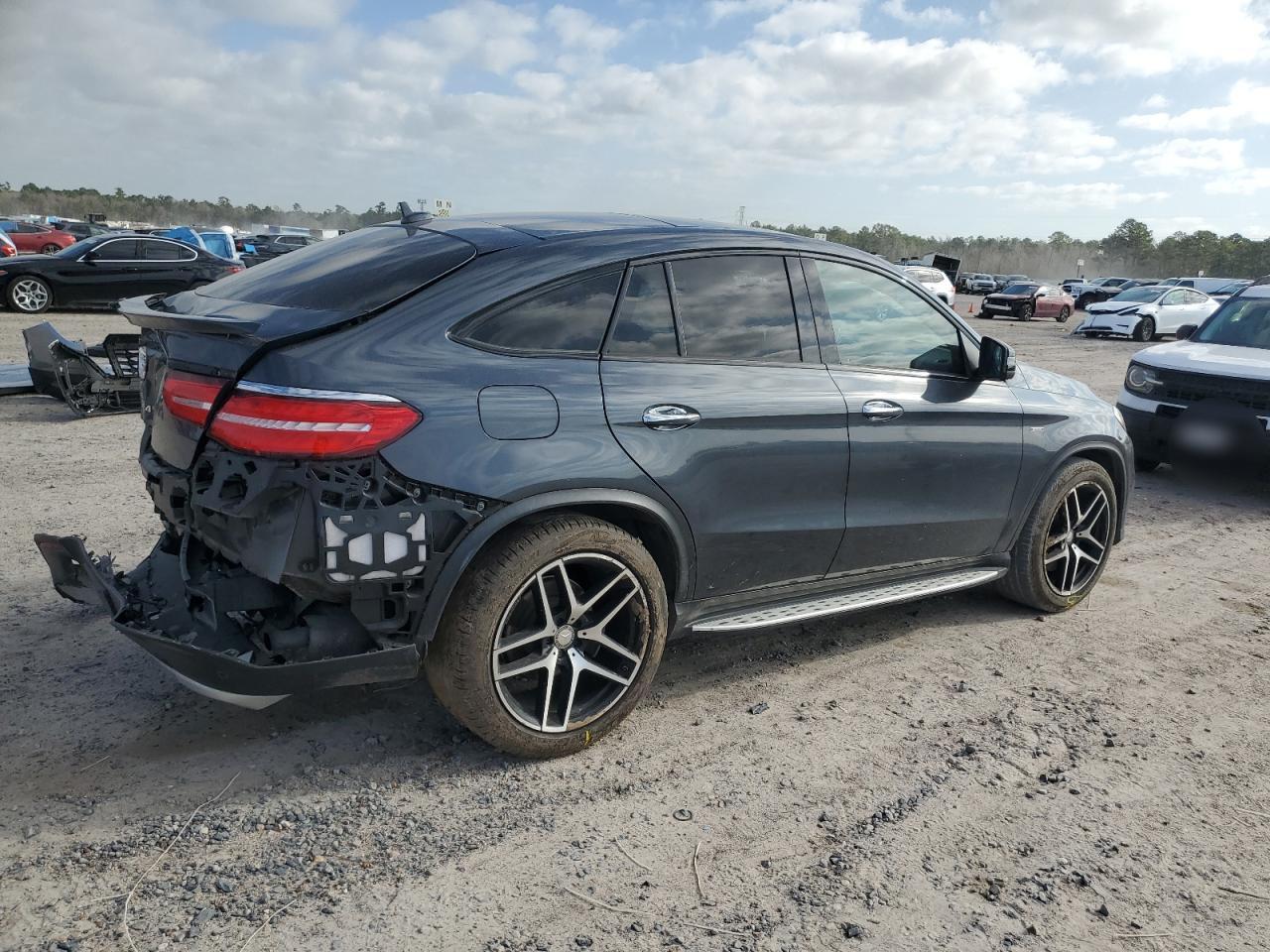2016 Mercedes-Benz GLE - Image 3