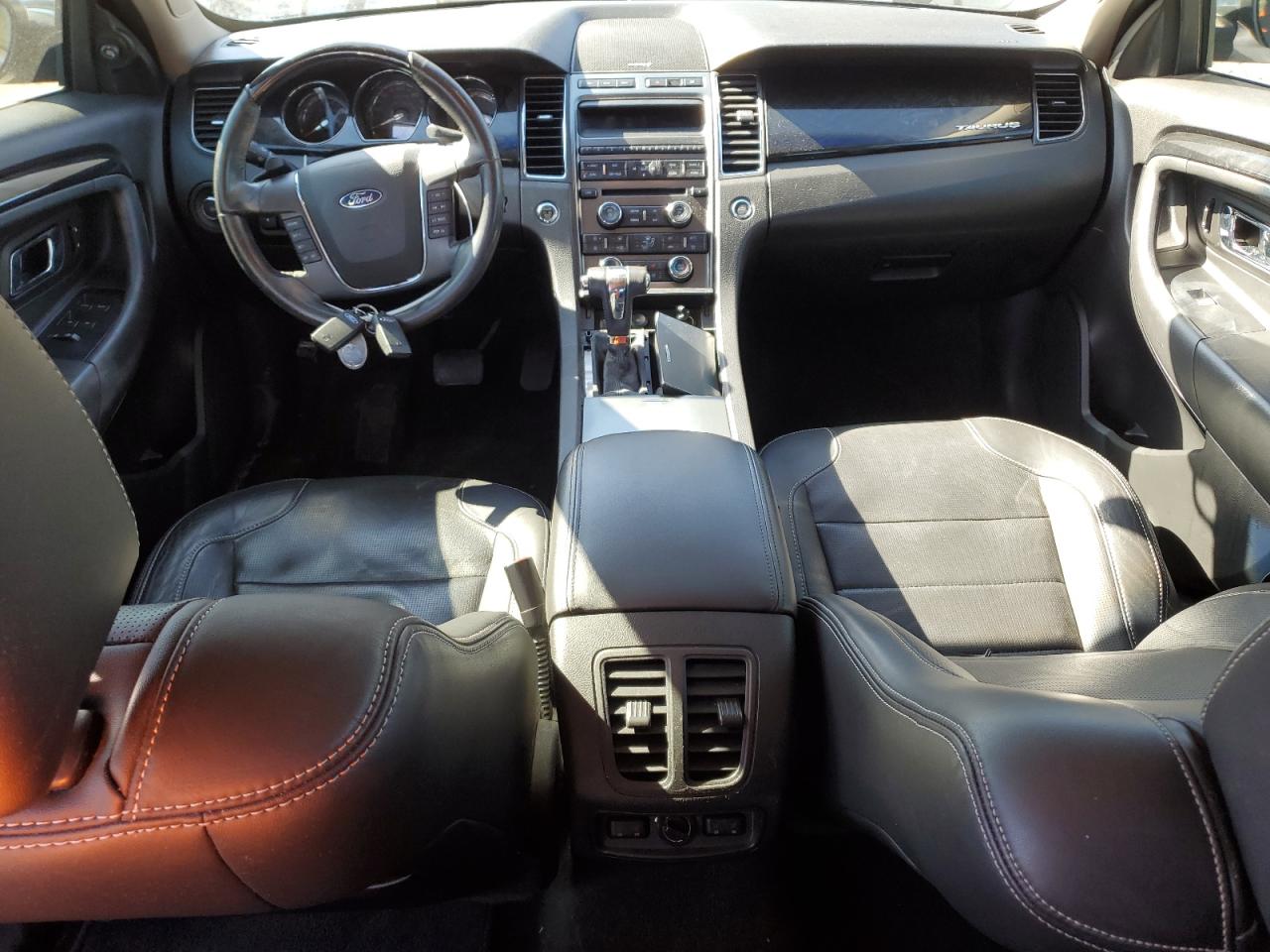 2011 Ford Taurus - Image 8