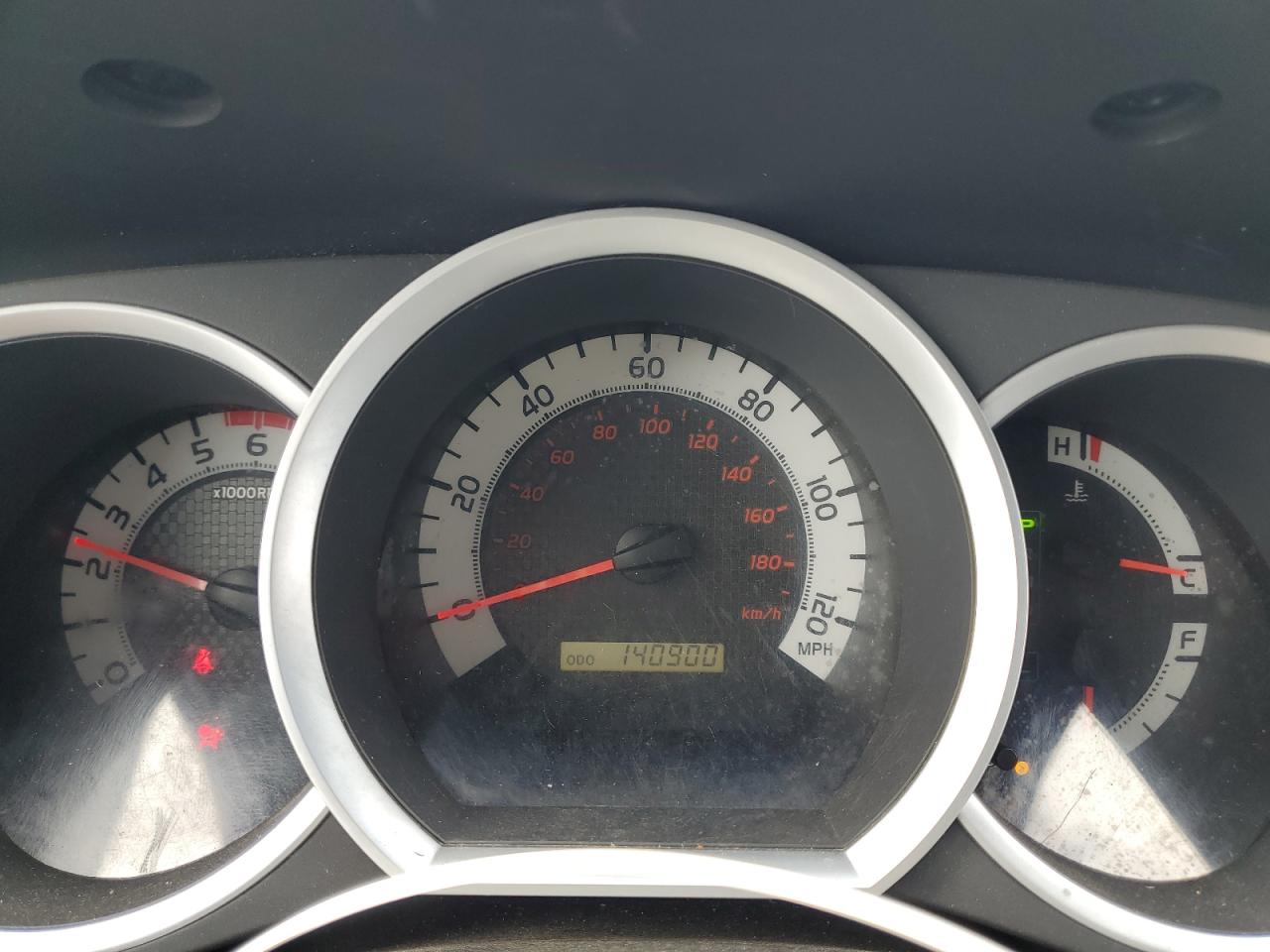 2015 Toyota Tacoma - Image 9