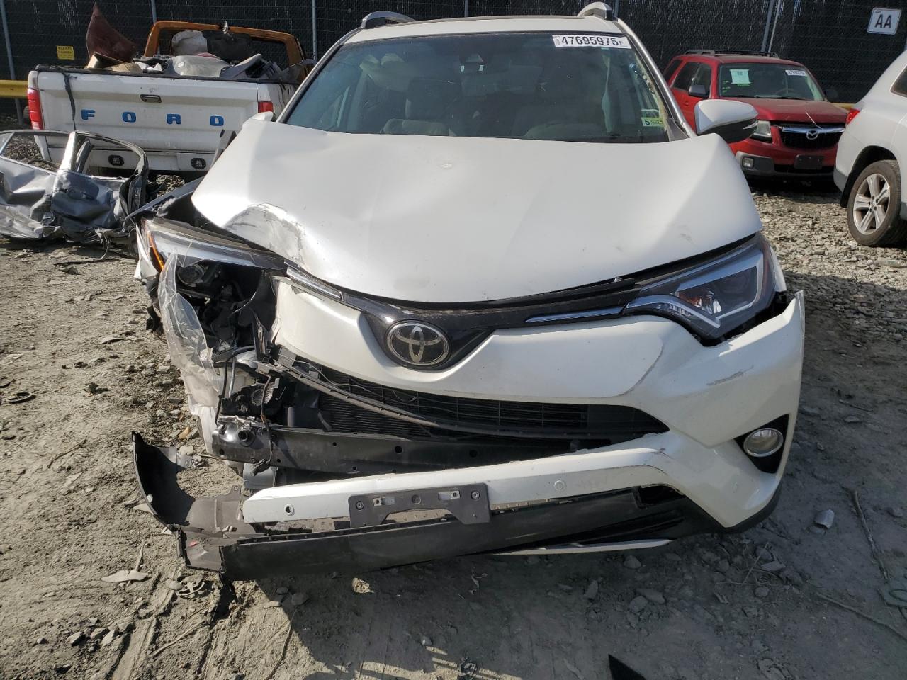 2016 Toyota RAV 4 - Image 5