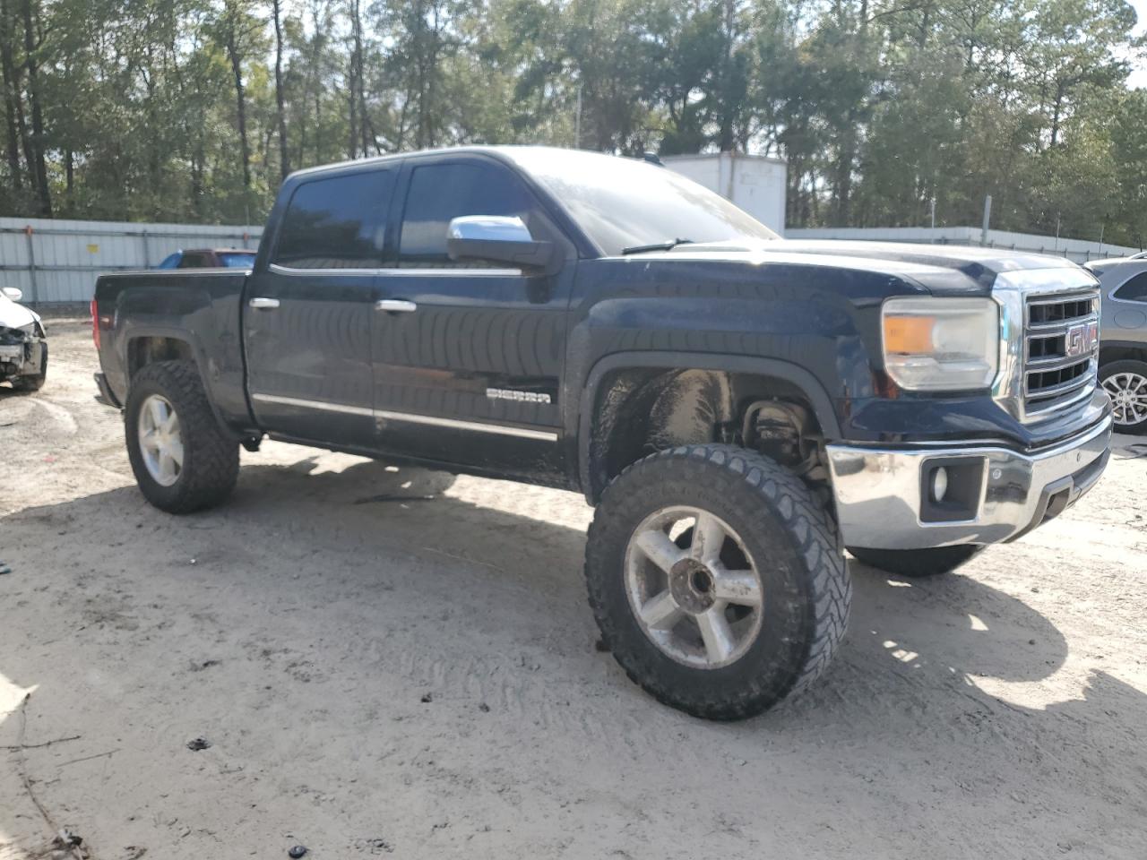 2015 GMC Sierra - Image 4