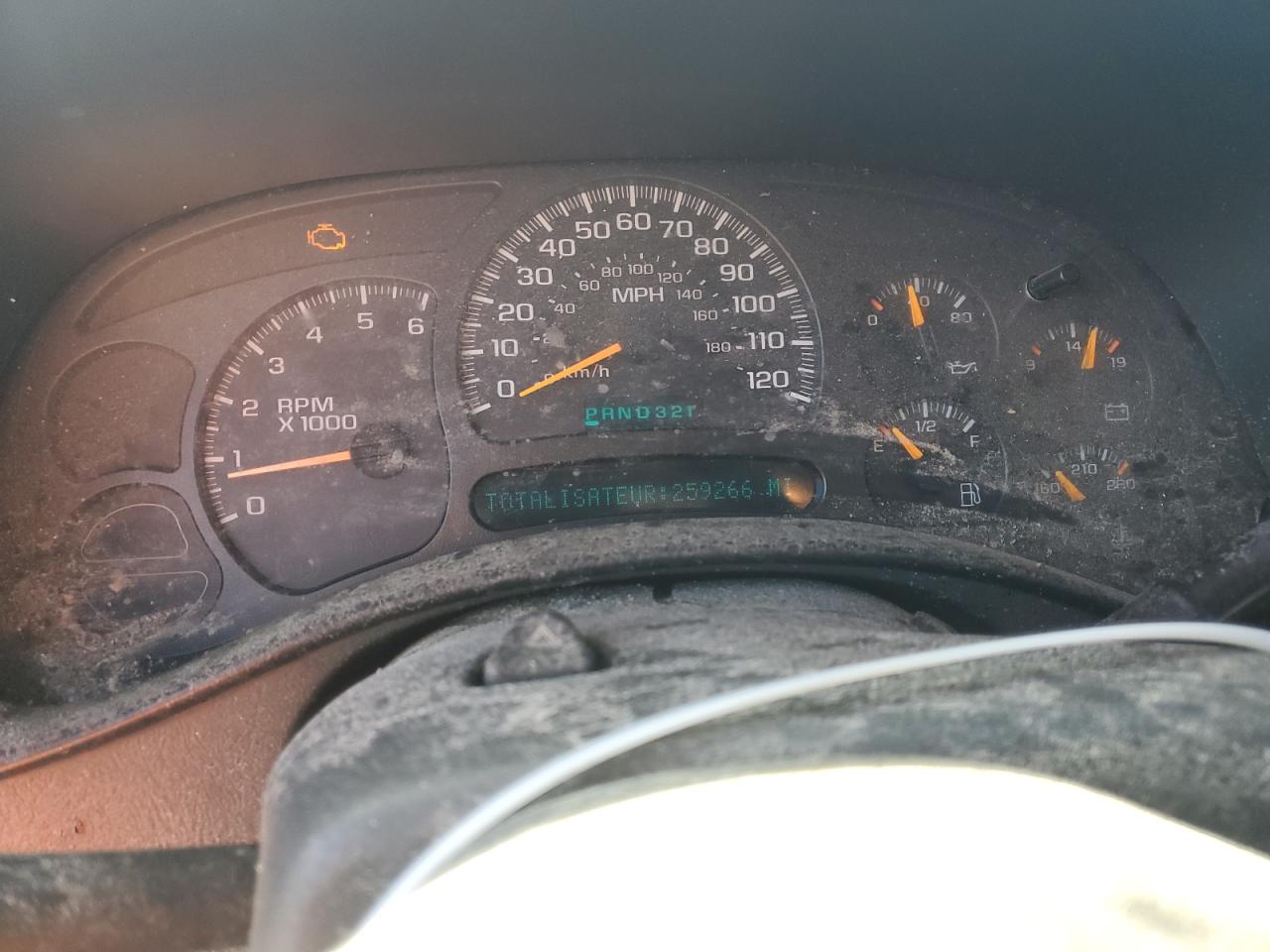 2005 Chevrolet Silverado - Image 9