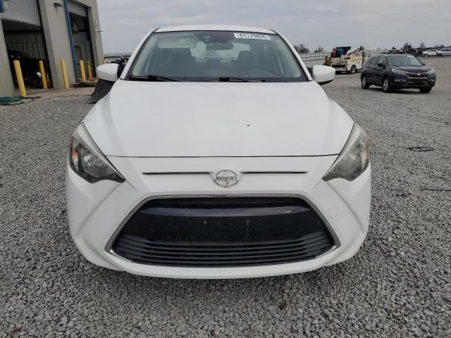 Седани TOYOTA SCION 2016 Білий