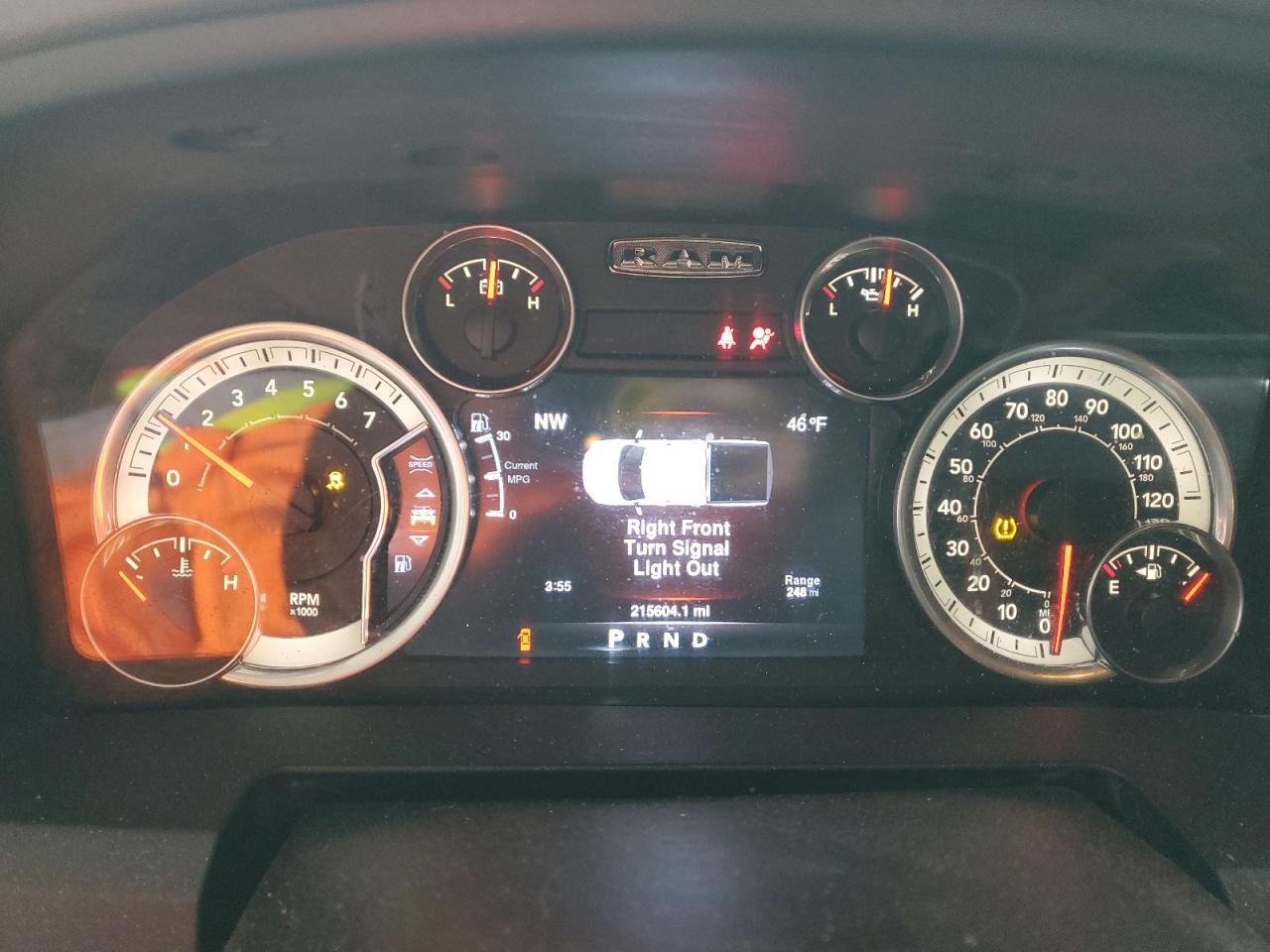 2016 RAM 1500 - Image 9