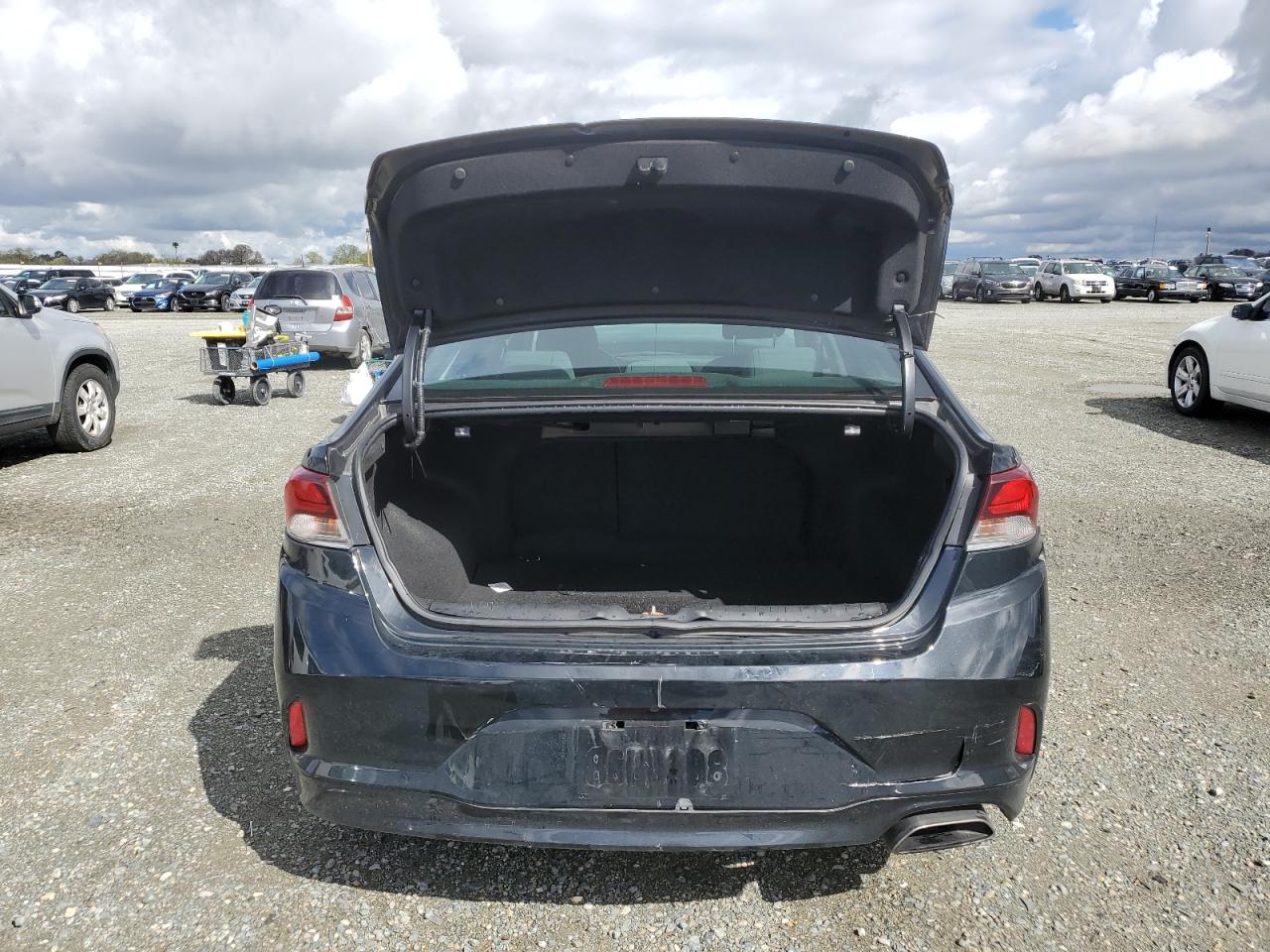 2018 Hyundai Sonata - Image 6