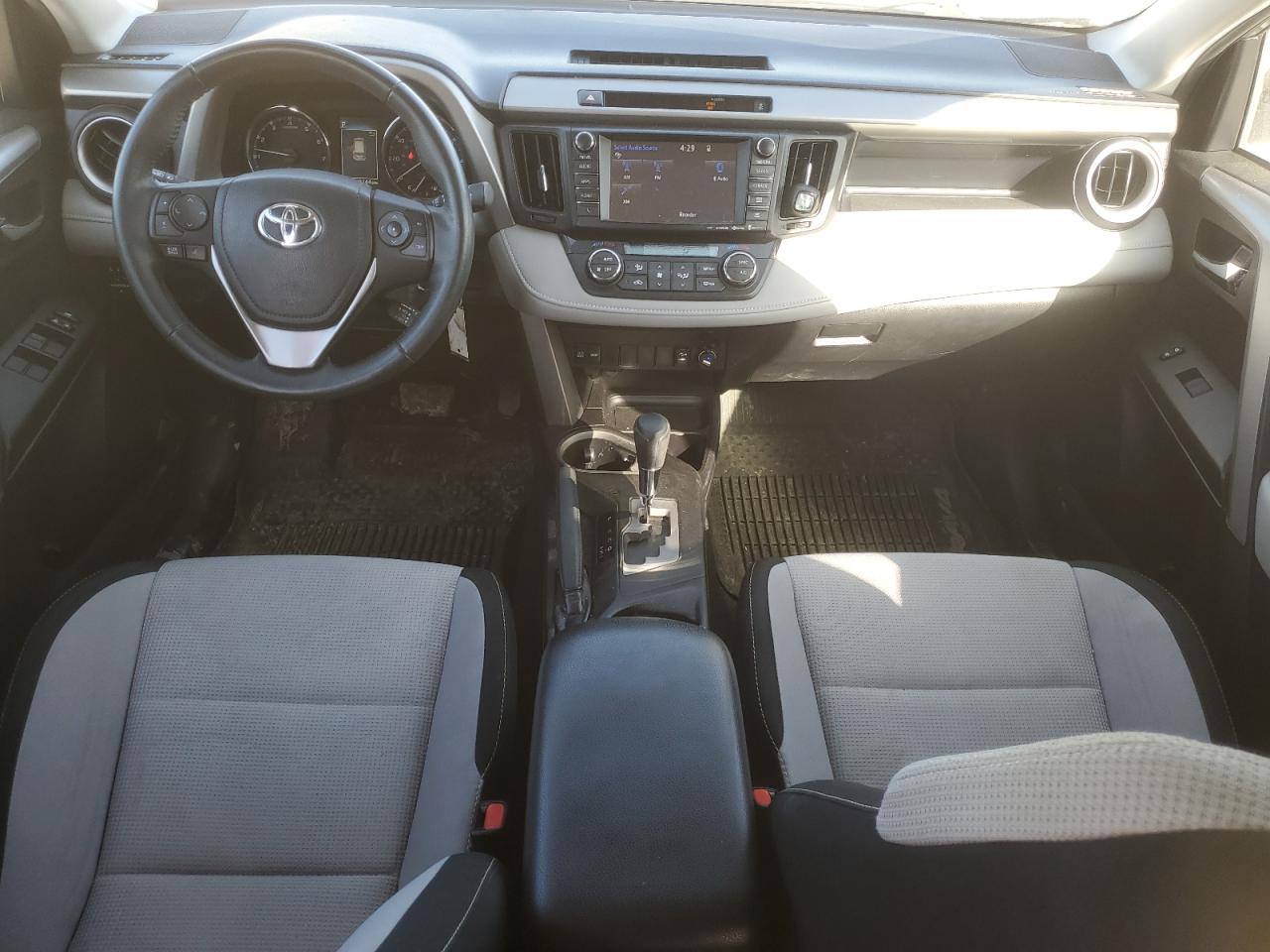 2016 Toyota RAV 4 - Image 8
