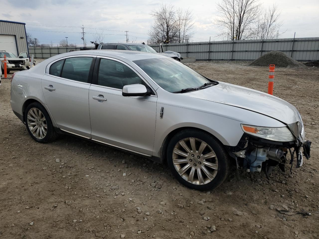 2010 Lincoln MKS - Image 4