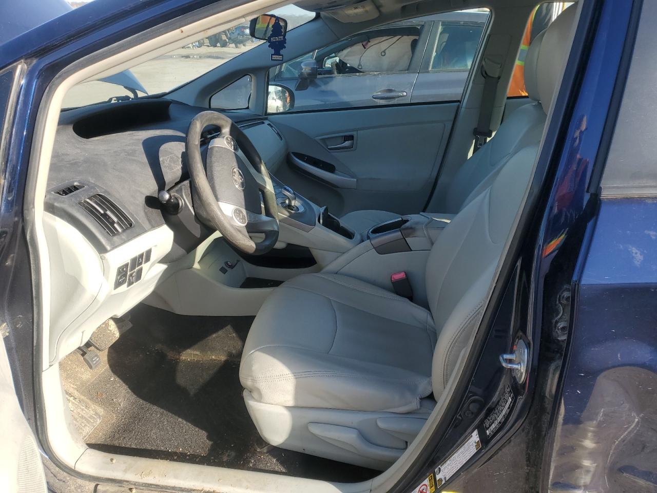 2013 Toyota Prius - Image 7