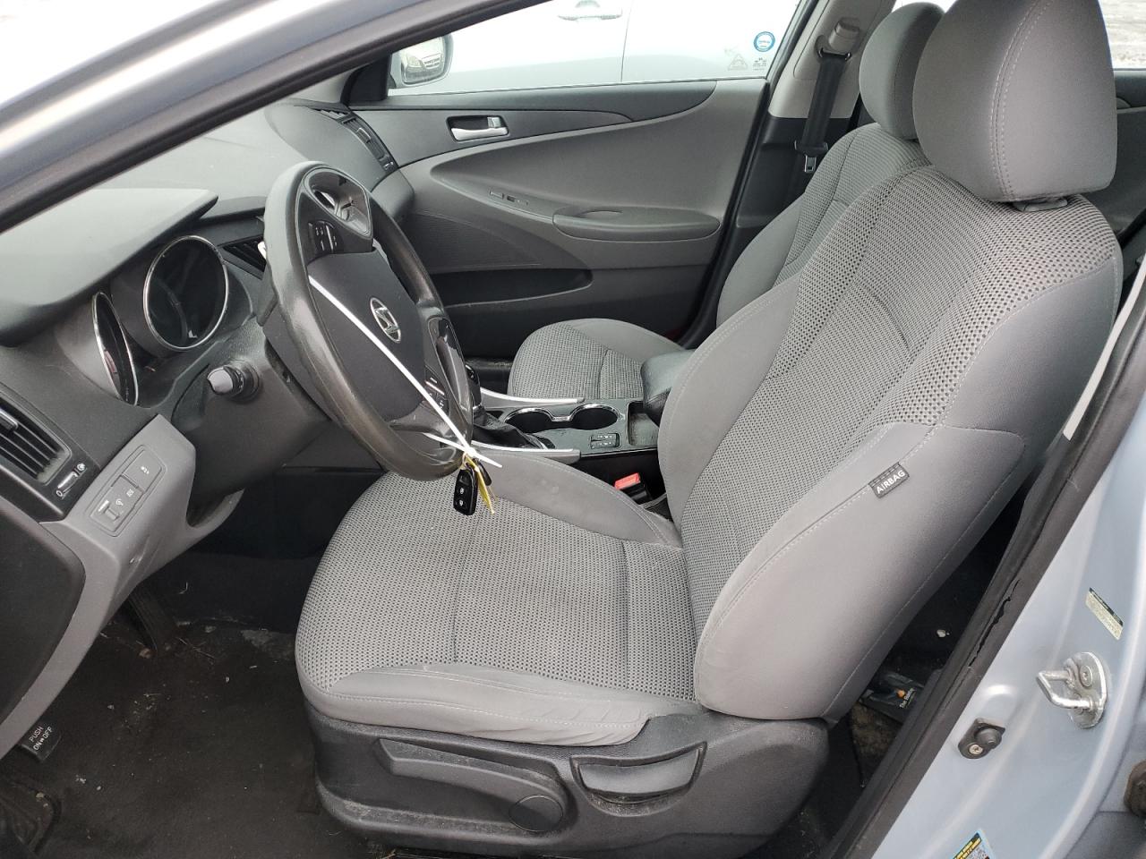 2011 Hyundai Sonata - Image 7