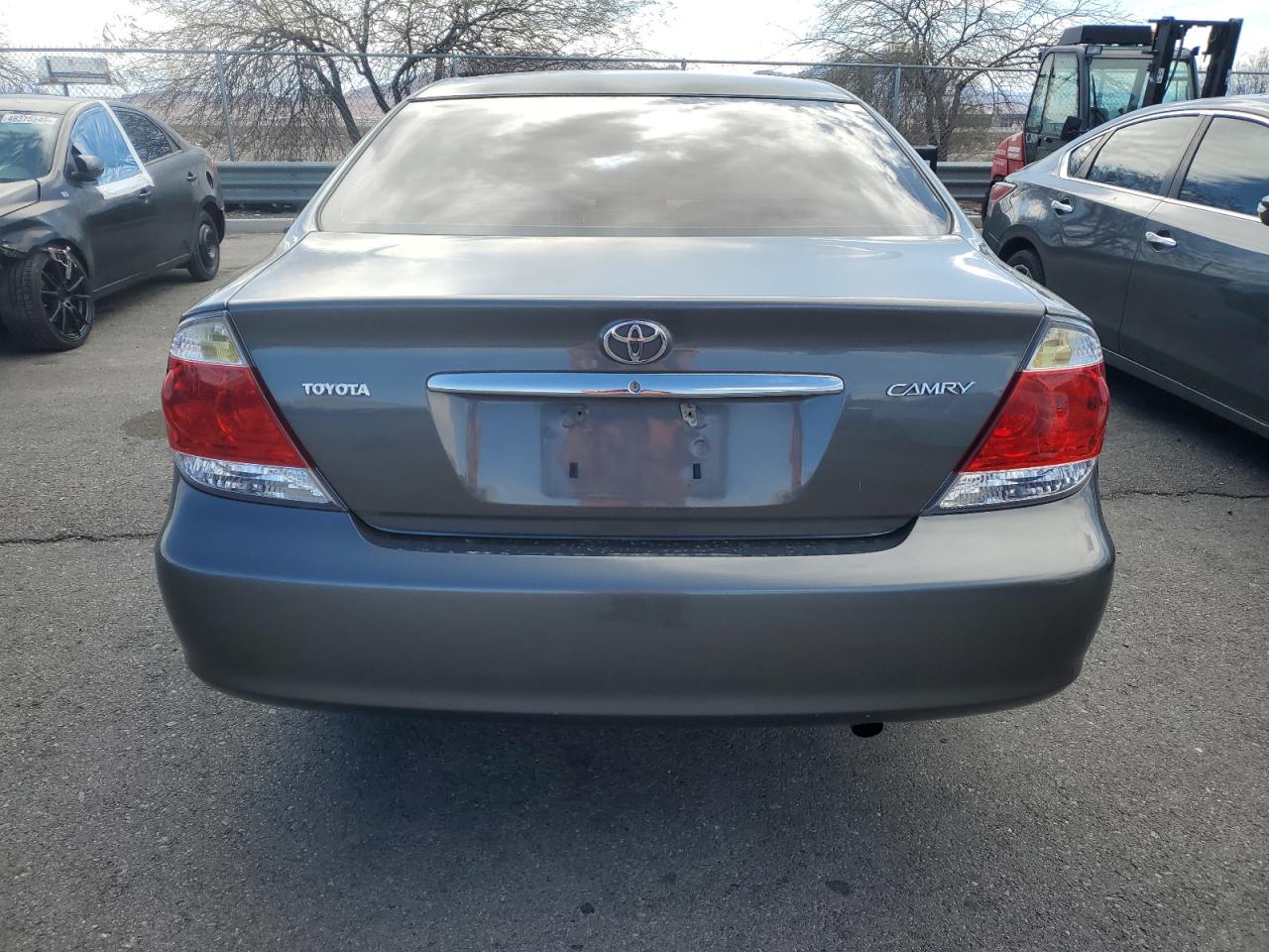 2005 Toyota Camry - Image 6