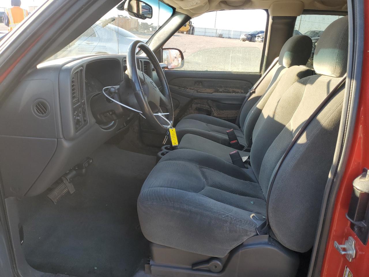 2004 Chevrolet Silverado - Image 7
