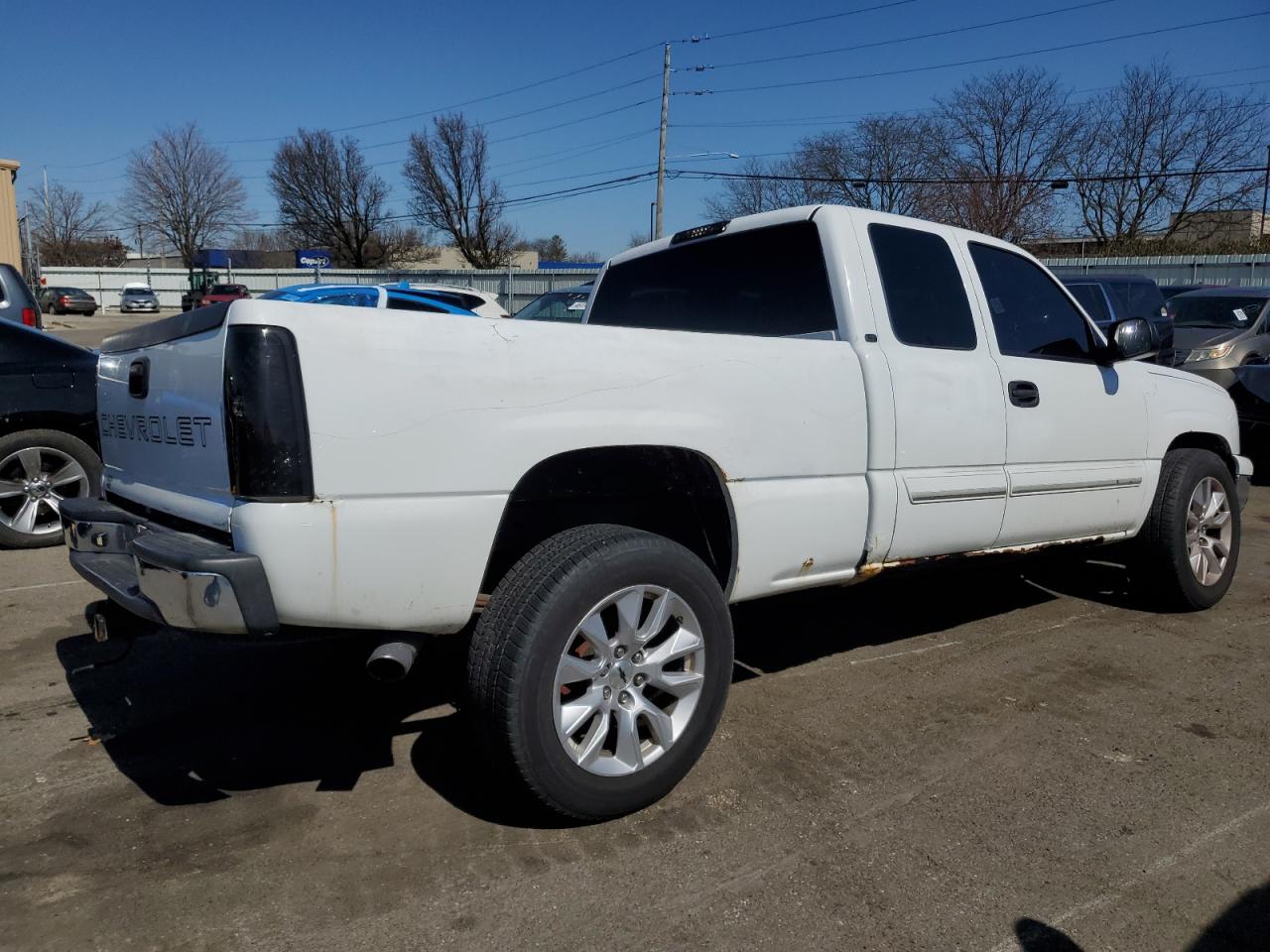 2006 Chevrolet Silverado - Image 3