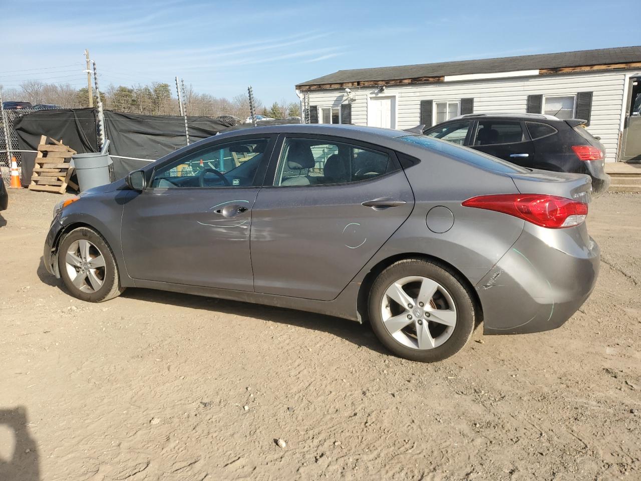2013 Hyundai Elantra - Image 2