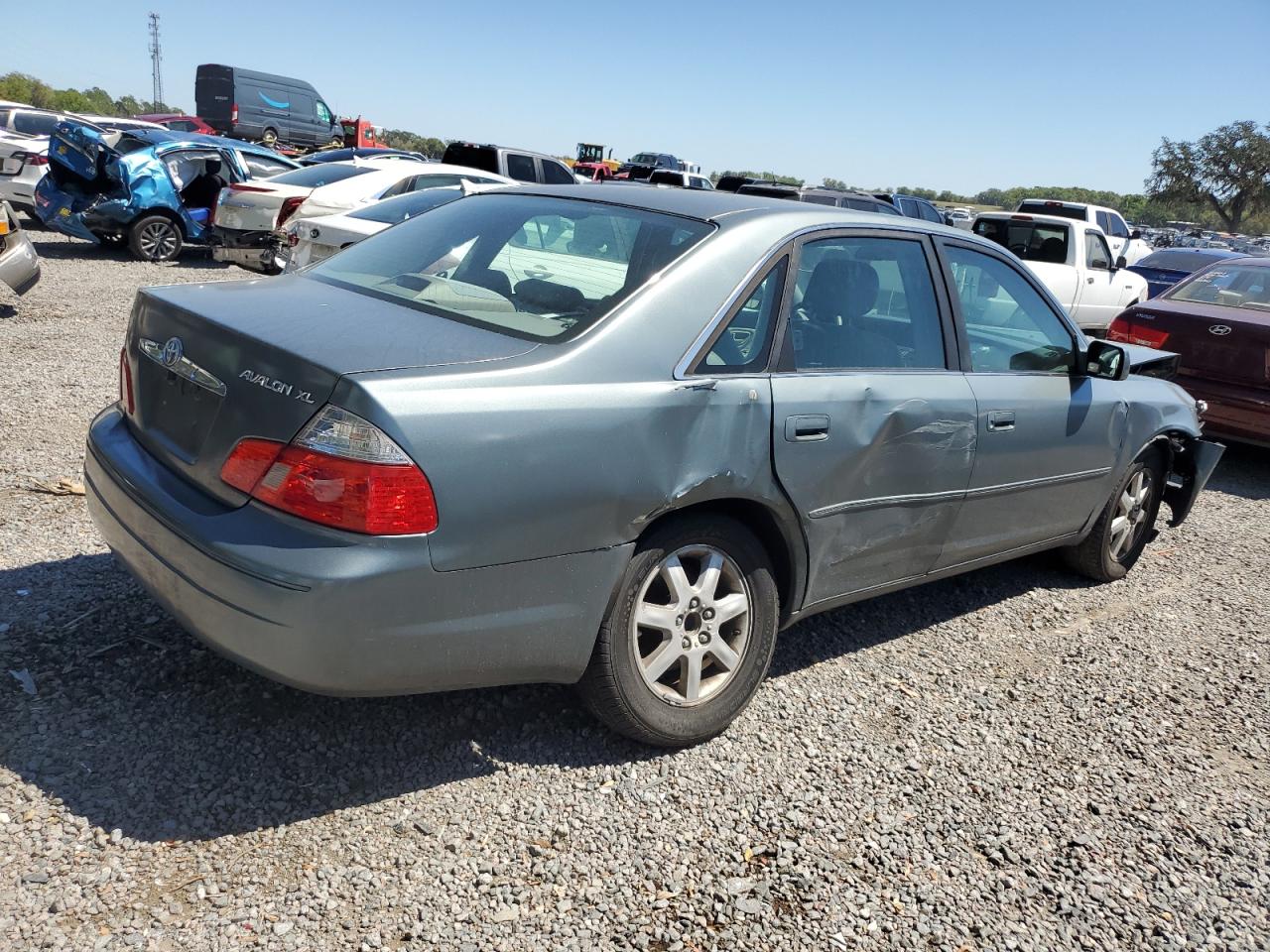 2004 Toyota Avalon - Image 3