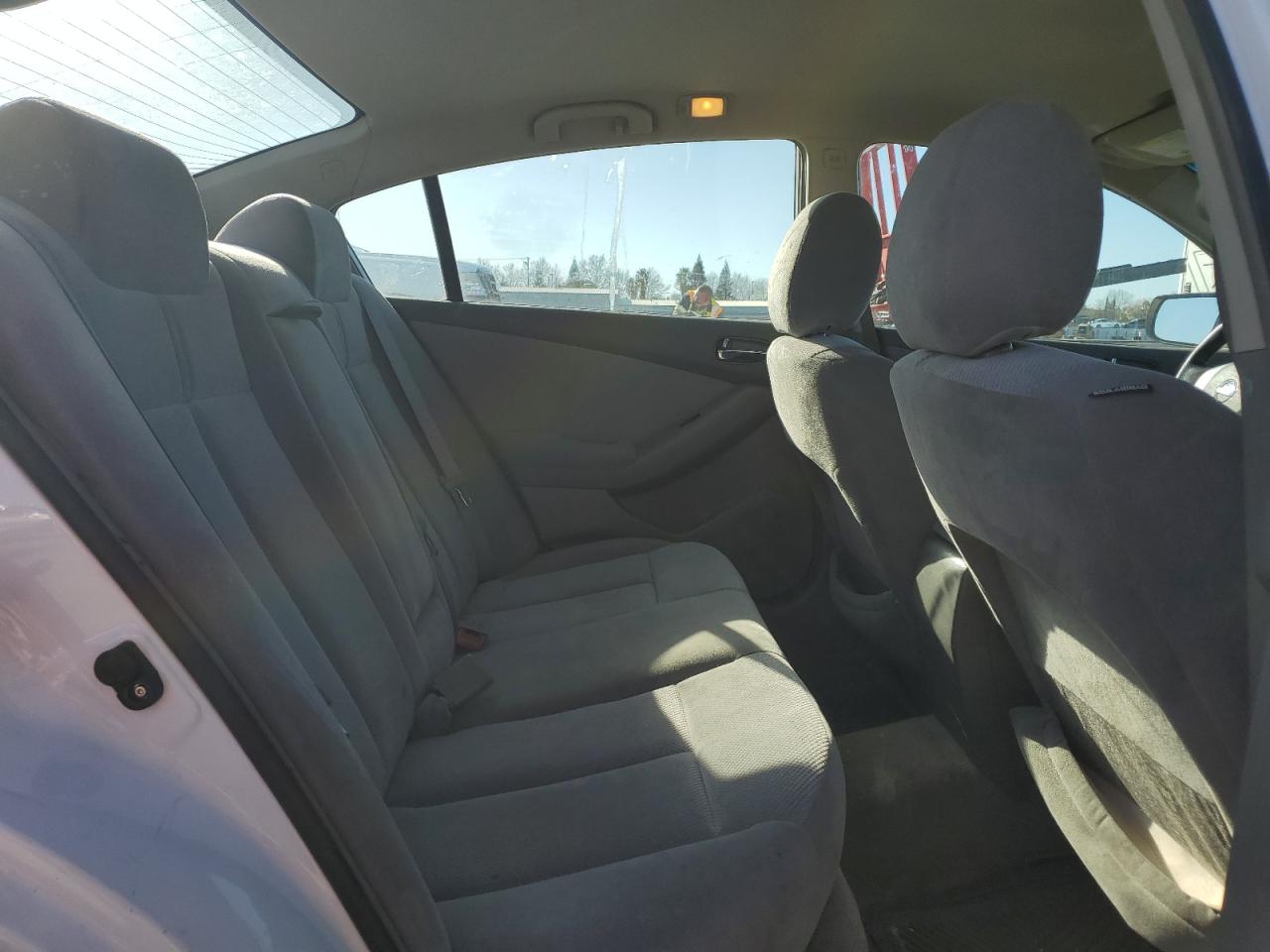 2009 Nissan Altima - Image 10
