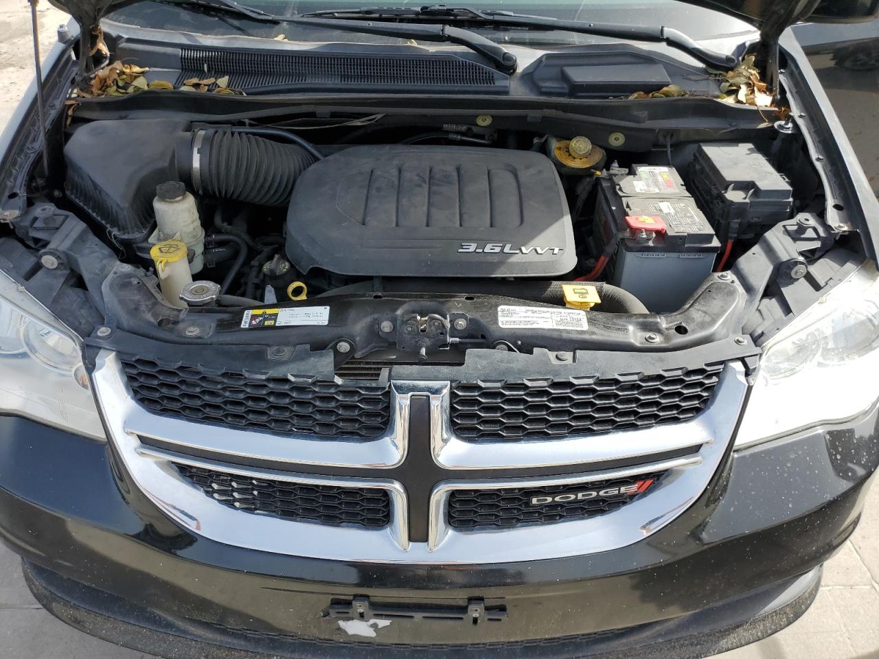 2018 Dodge Caravan - Image 11