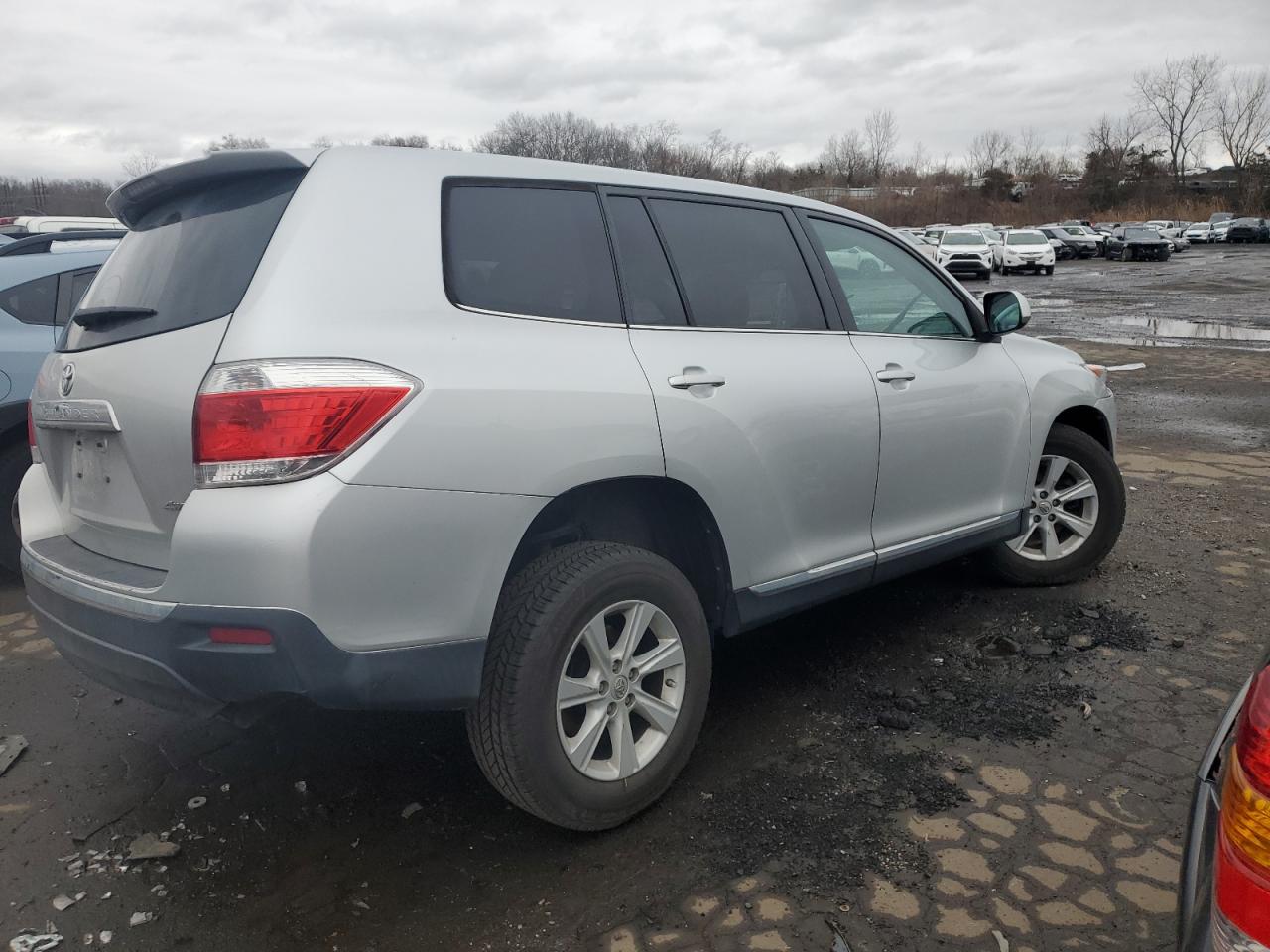 2013 Toyota Highlander - Image 3