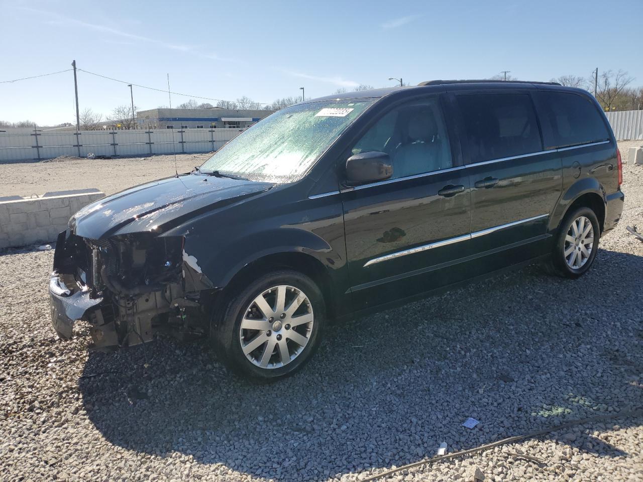 2015 Chrysler Town & Country Touring en Venta en Louisville, KY - Front End