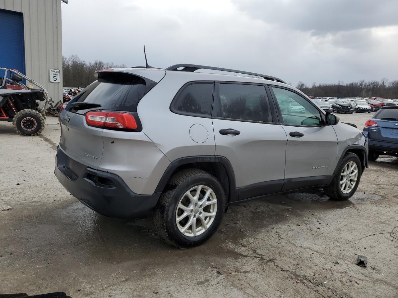 2017 Jeep Grand Cherokee - Image 3