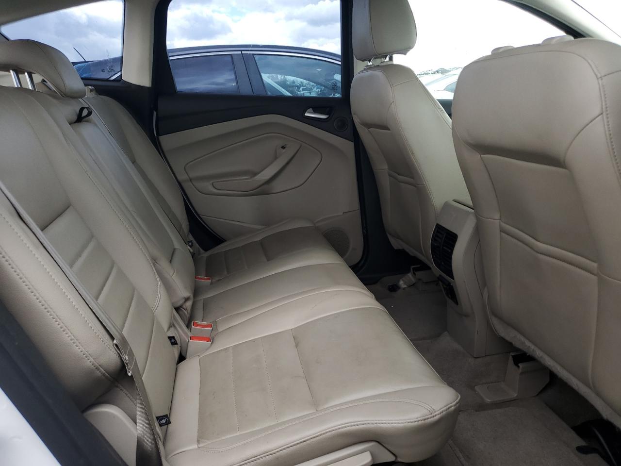 2015 Ford C-MAX - Image 11