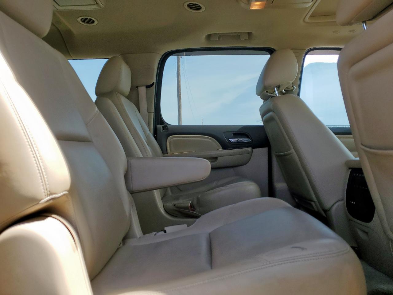 2013 GMC Yukon - Image 11