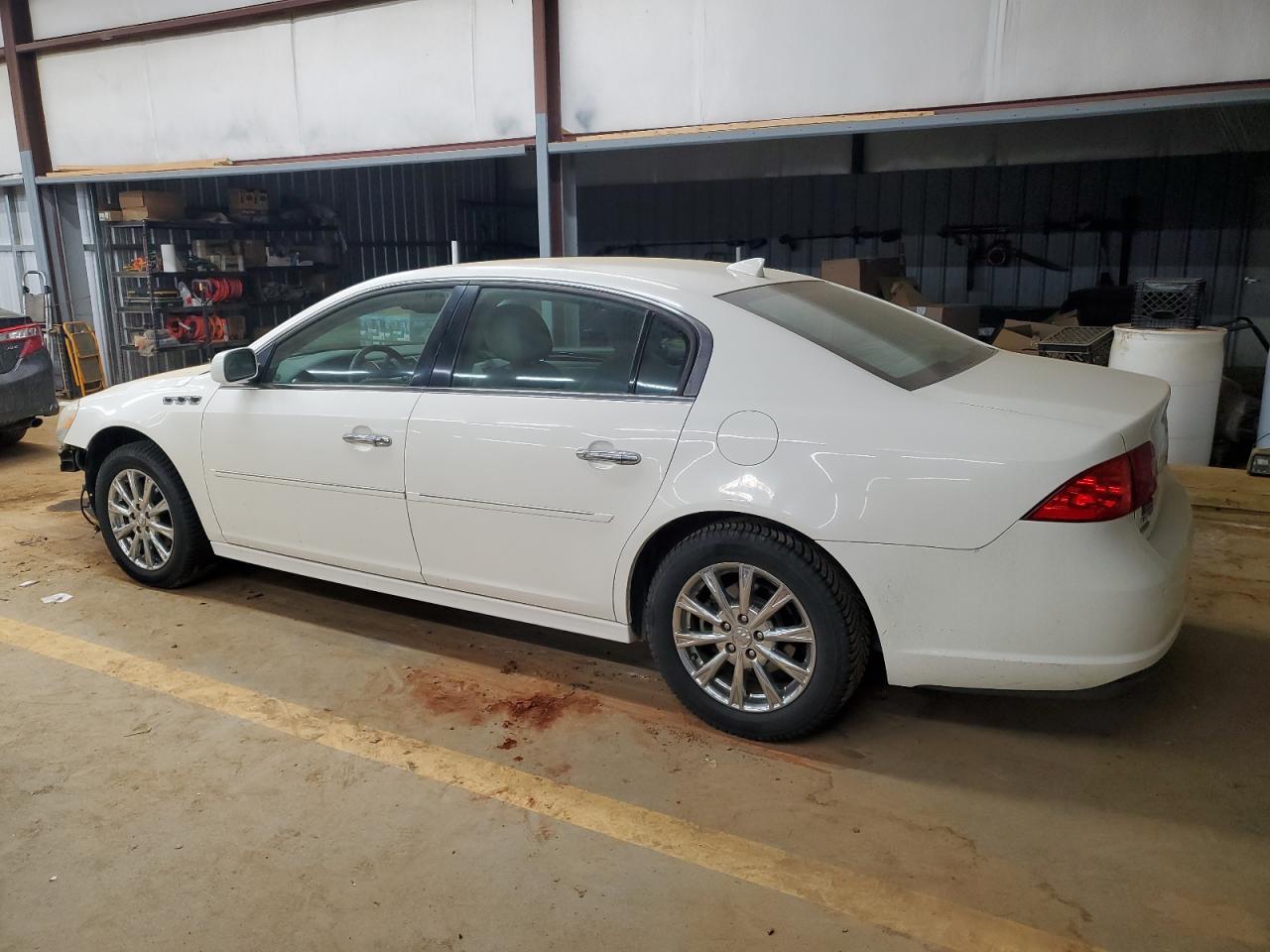 2011 Buick Lucerne - Image 2