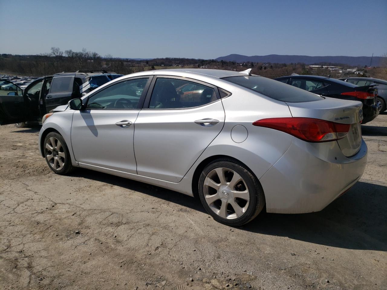 2012 Hyundai Elantra - Image 2