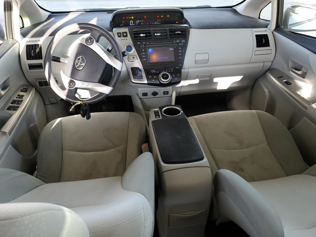 2014 Toyota Prius - Image 8
