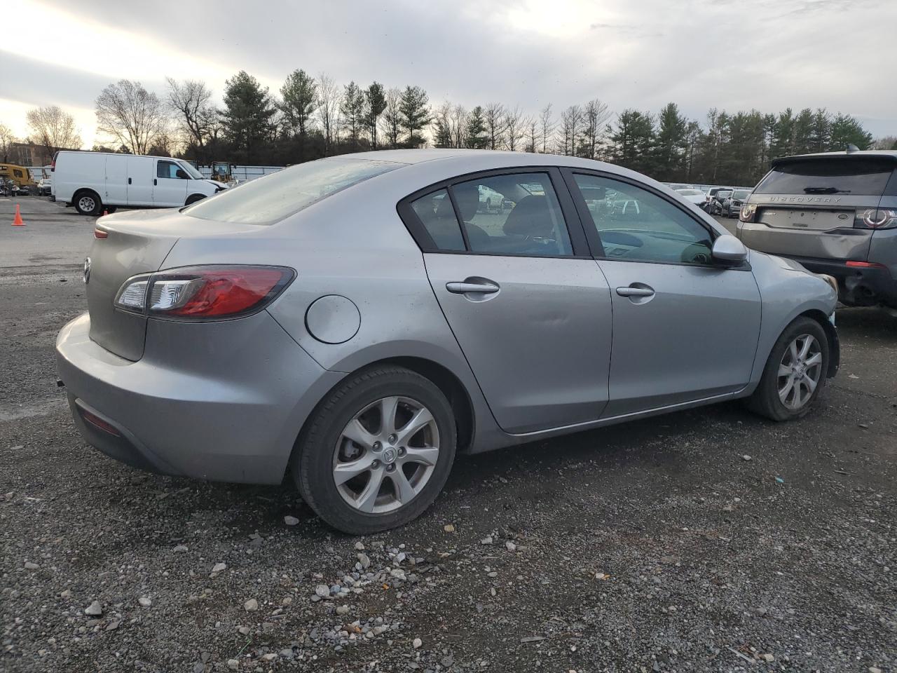 2011 Mazda 3 - Image 3