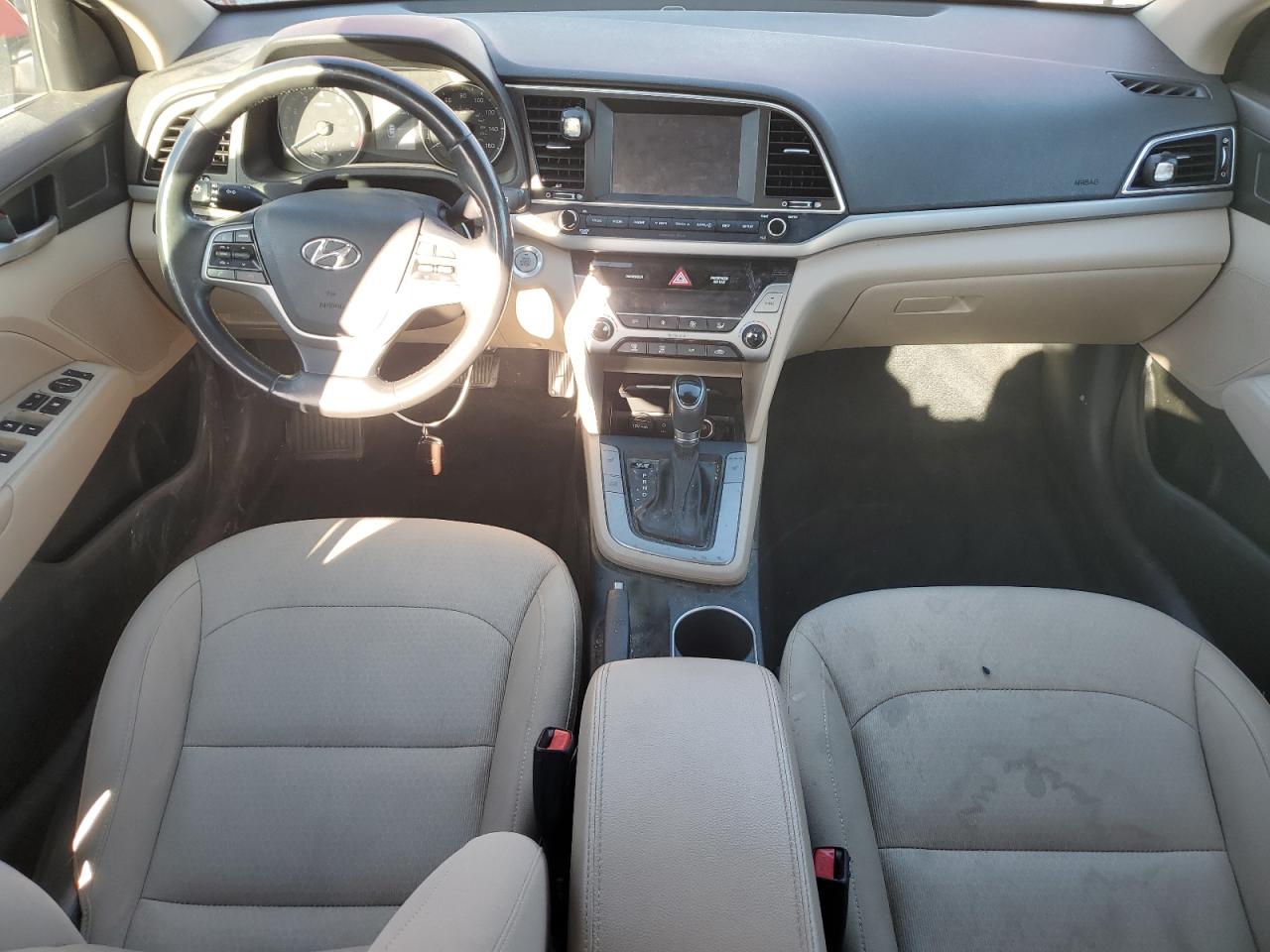 2017 Hyundai Elantra - Image 8
