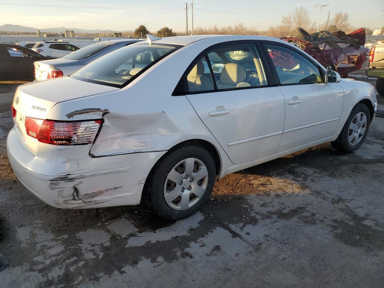 2010 Hyundai Sonata - Image 3